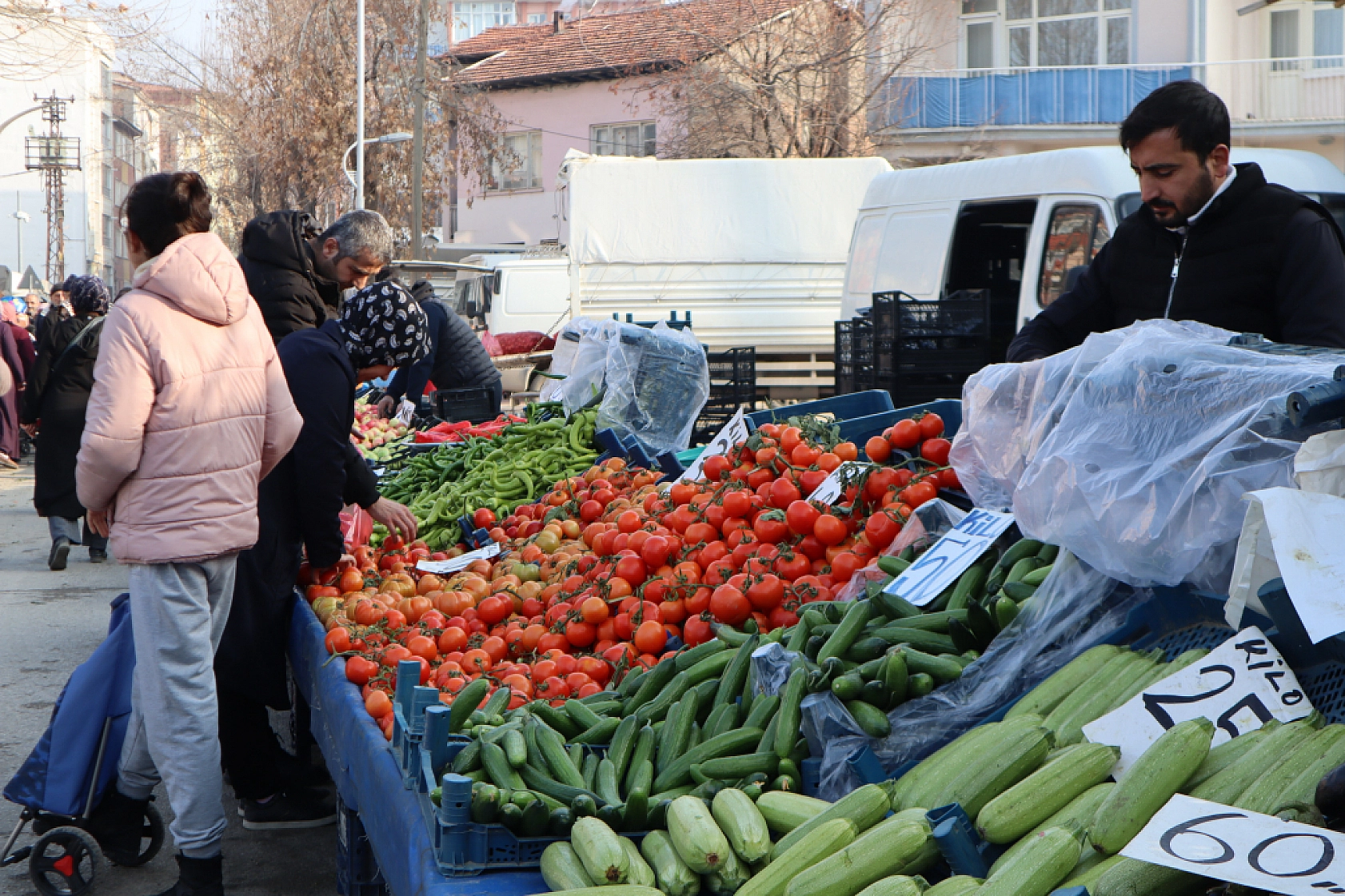 Market Fiyatları Yükseldi! Vatandaş Semt Pazarlarına Akın Etti! İşte güncel Meyve Sebze Fiyatları...