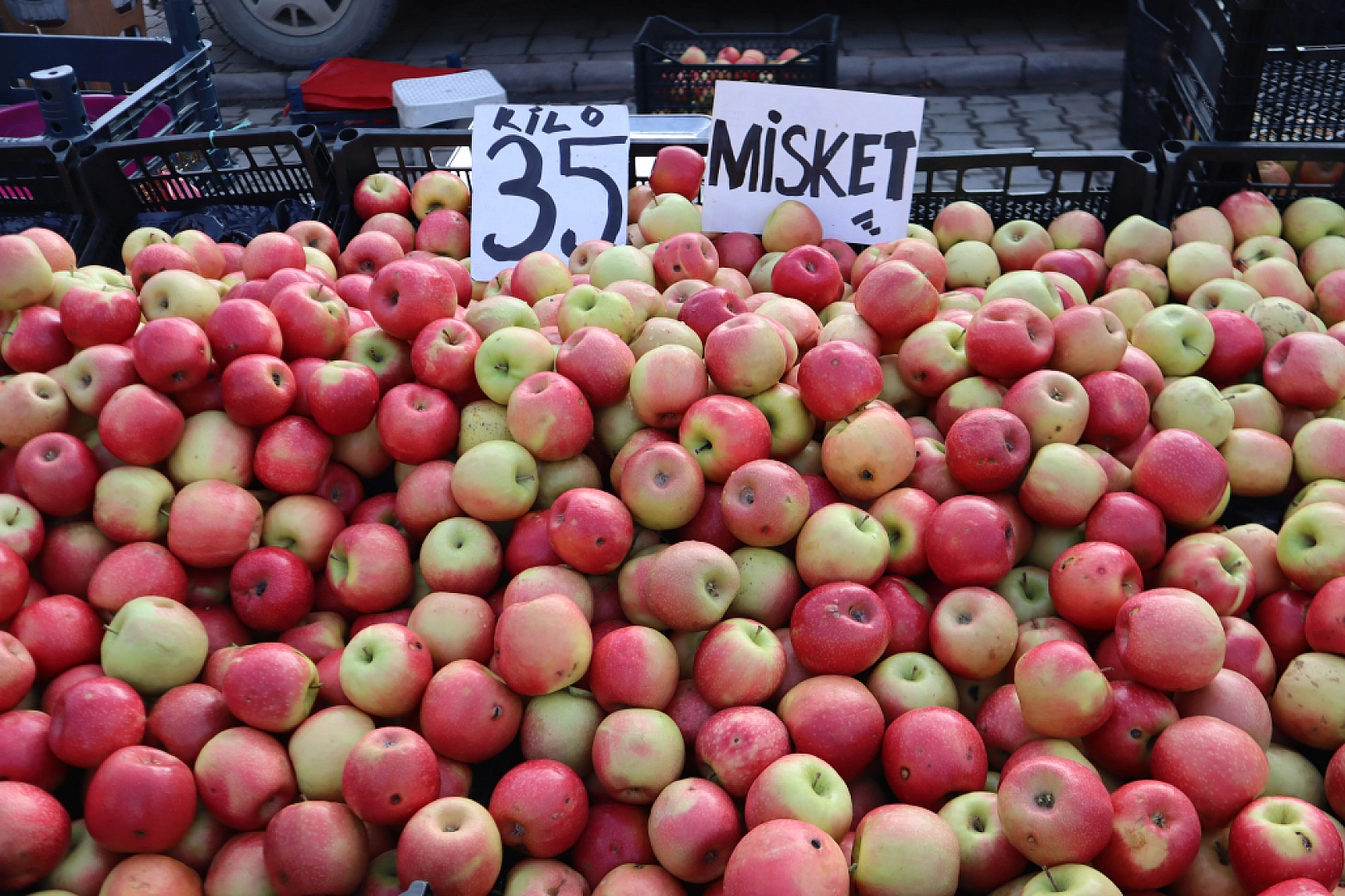 Market Fiyatları Yükseldi! Vatandaş Semt Pazarlarına Akın Etti! İşte güncel Meyve Sebze Fiyatları...