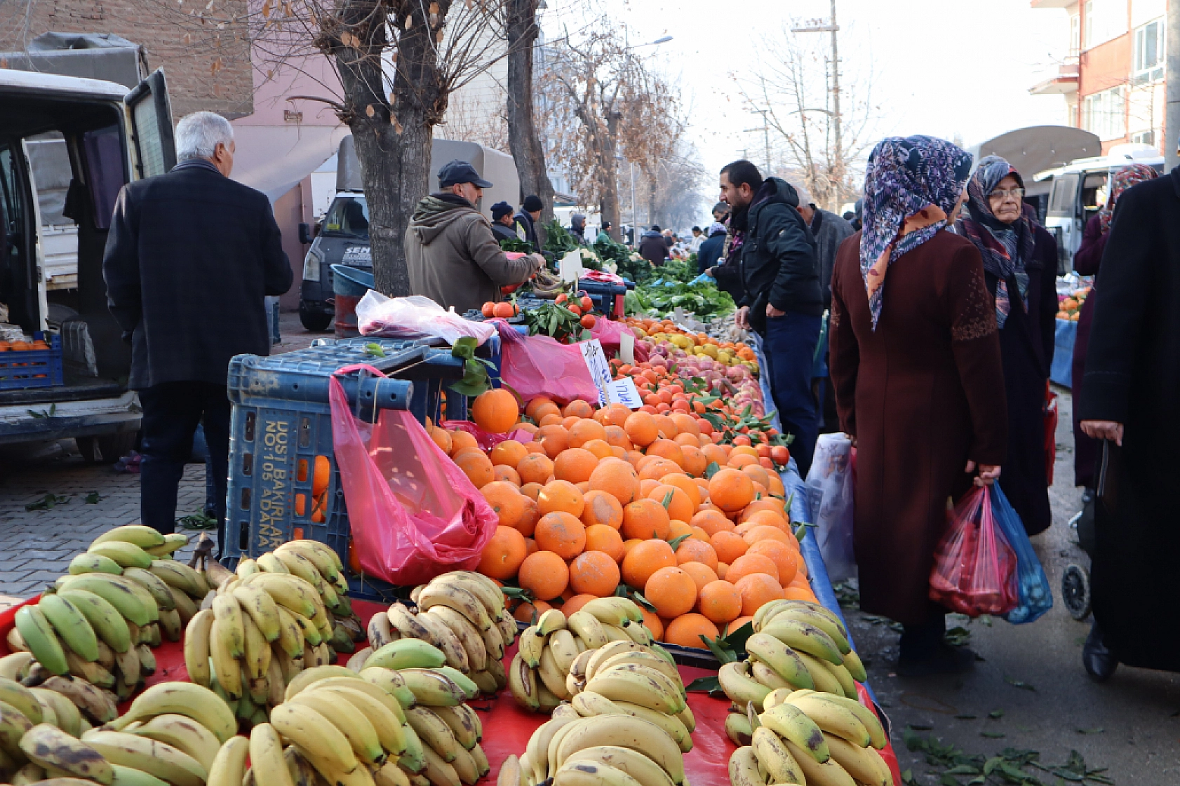 Market Fiyatları Yükseldi! Vatandaş Semt Pazarlarına Akın Etti! İşte güncel Meyve Sebze Fiyatları...