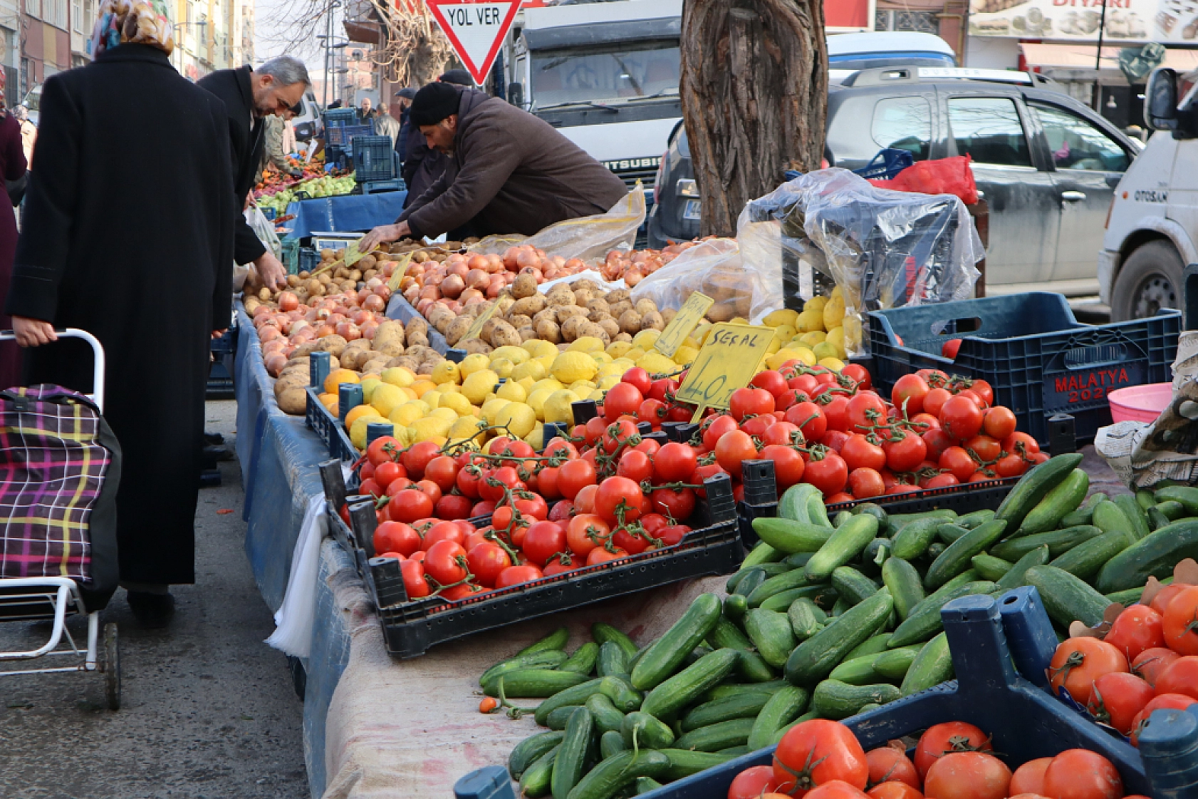 Market Fiyatları Yükseldi! Vatandaş Semt Pazarlarına Akın Etti! İşte güncel Meyve Sebze Fiyatları...