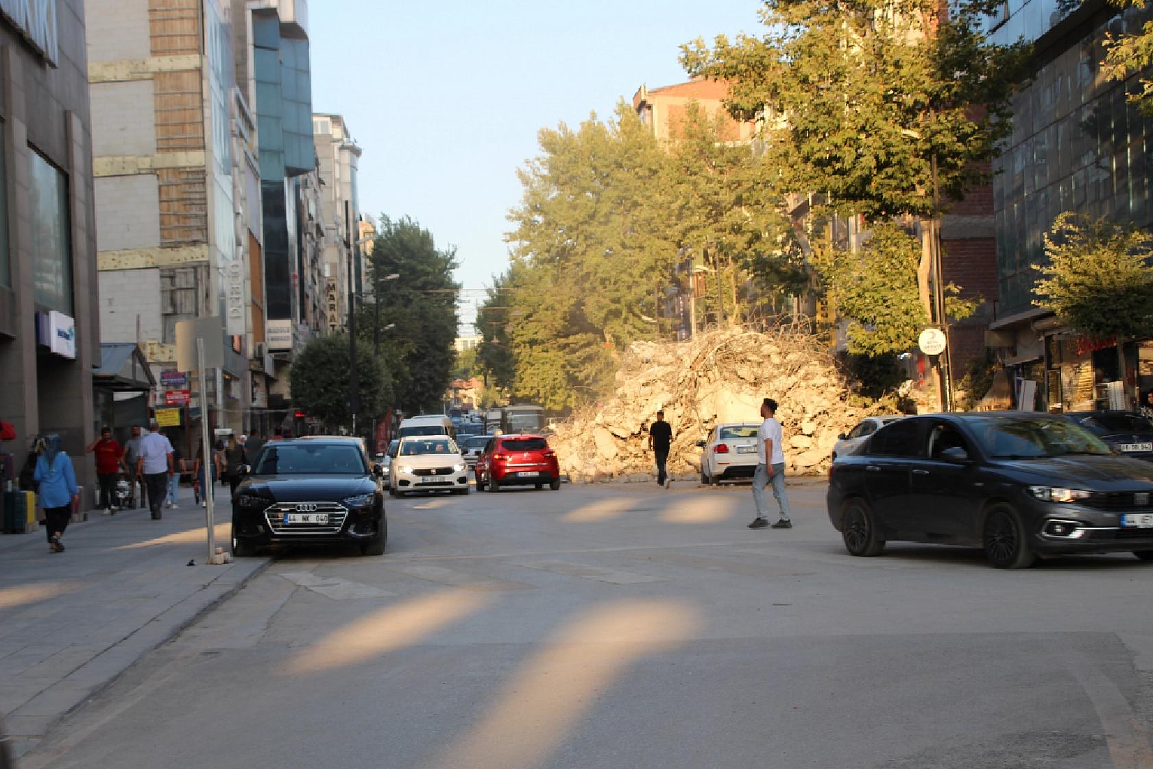 Kışla'daki Yıkıma Yargı Freni!