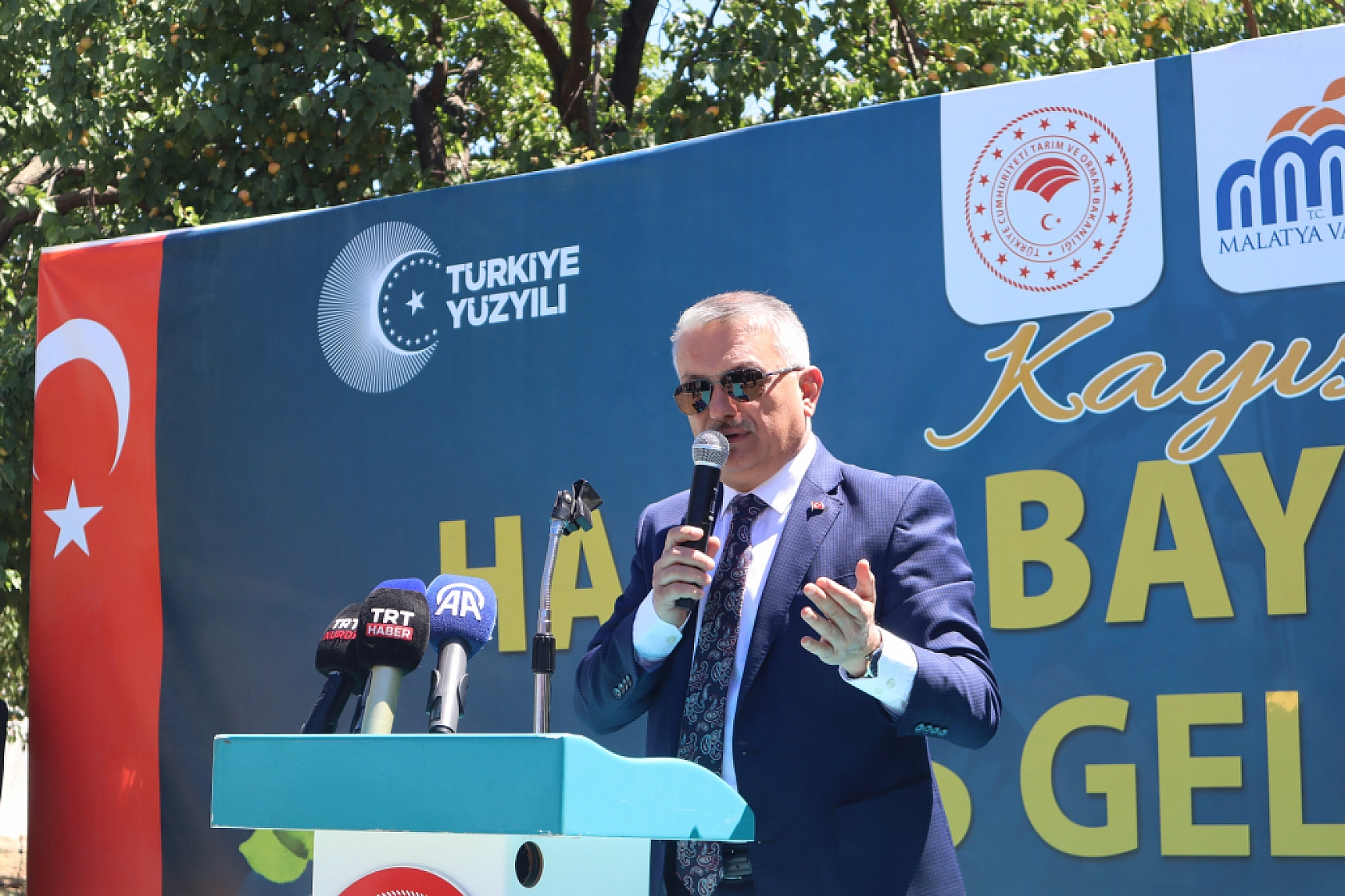 Malatya'da rekolte fazla tüccarlar yan gelip yatmasın!