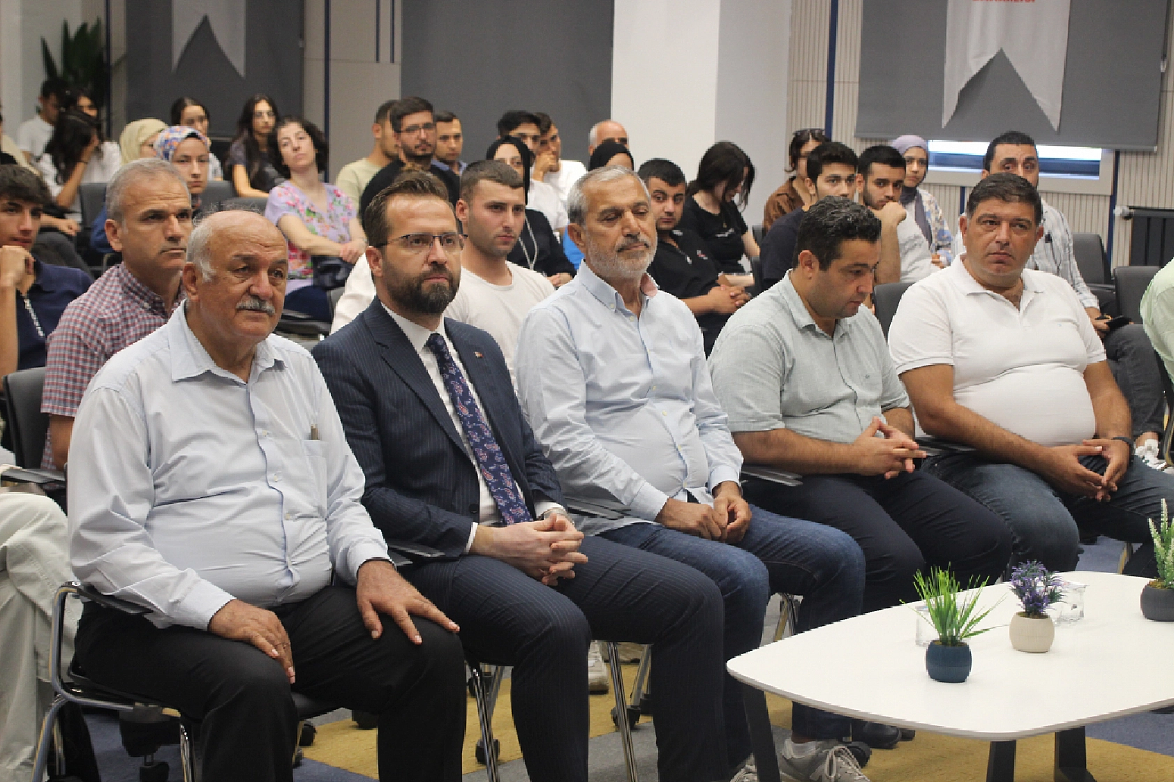 Malatya'ya Çarpıcı Eğitim Eleştirisi: Sınav Fabrikası mı, Yaratıcı Zihinler Mi?