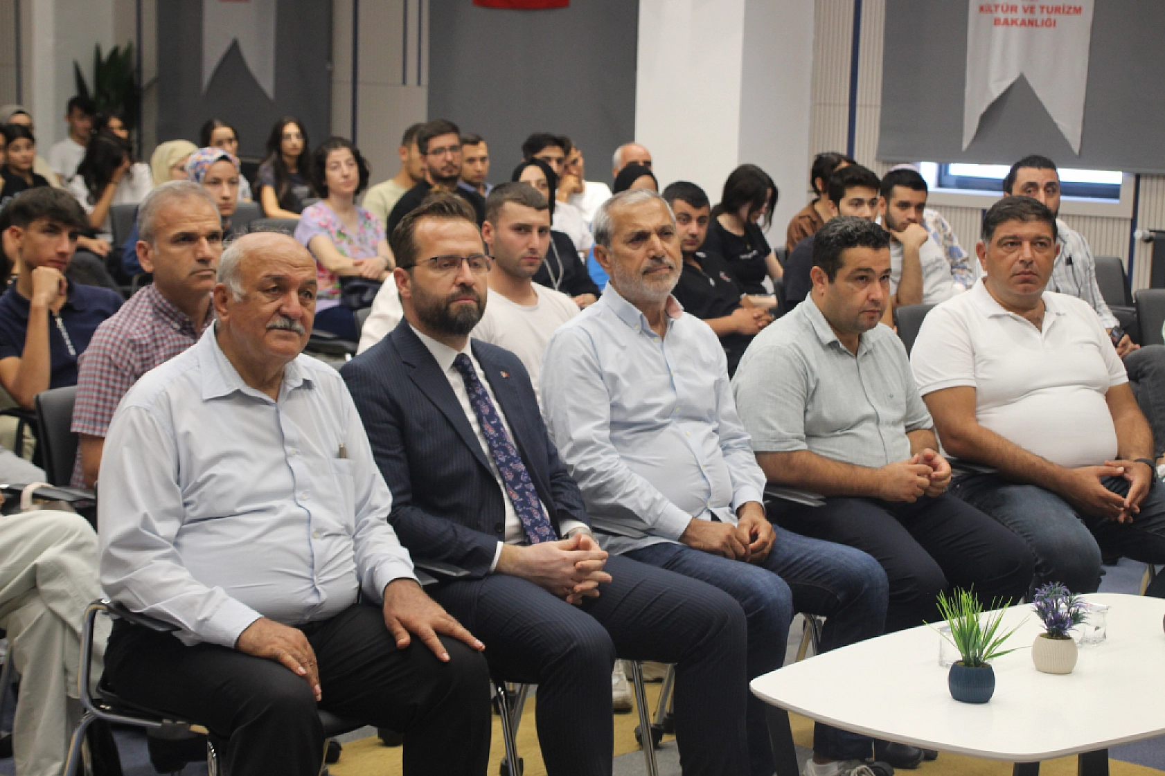 Malatya'ya Çarpıcı Eğitim Eleştirisi: Sınav Fabrikası mı, Yaratıcı Zihinler Mi?