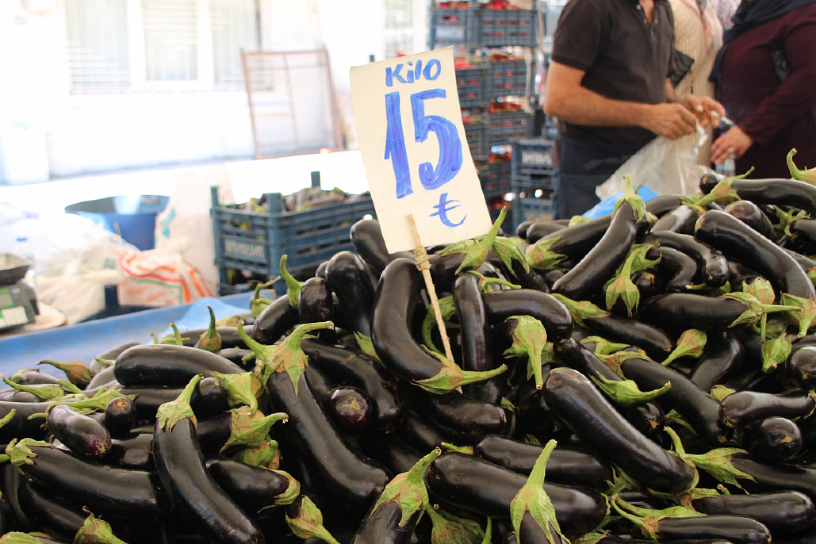Malatyalılar Semt Pazarlarına yöneliyor! Peki, Meyve ve Sebze Ne Kadar? Fiyatlar Düştü Mü? İşte Güncel Cuma Pazarı Fiyatları...