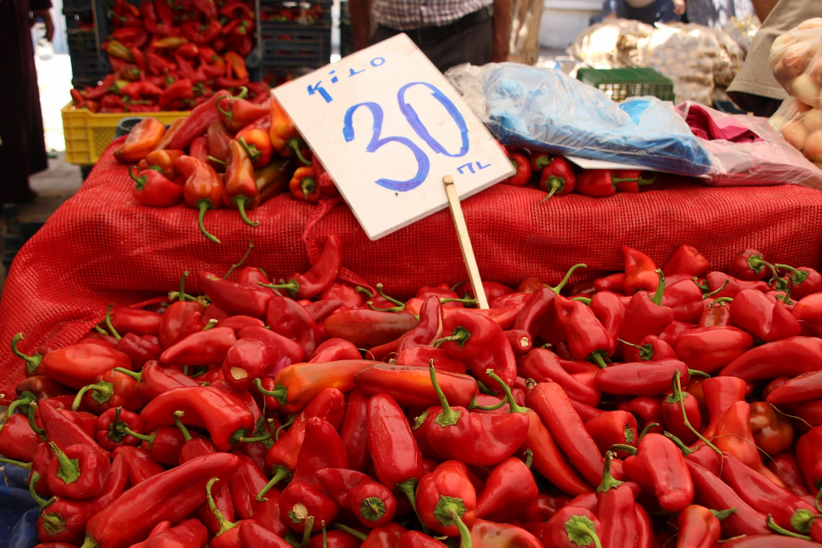 Malatyalılar Semt Pazarlarına yöneliyor! Peki, Meyve ve Sebze Ne Kadar? Fiyatlar Düştü Mü? İşte Güncel Cuma Pazarı Fiyatları...
