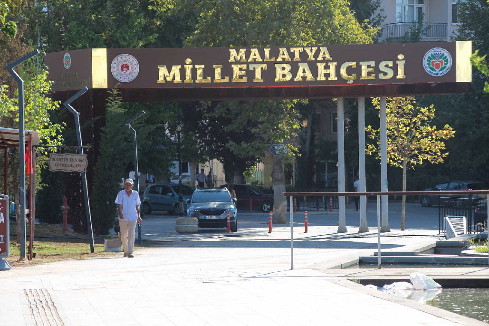 Kışla Caddesi Esnafının Umutsuz Bekleyişi: 'Millet Bahçesi'nde Çaresiz Bırakıldık'!