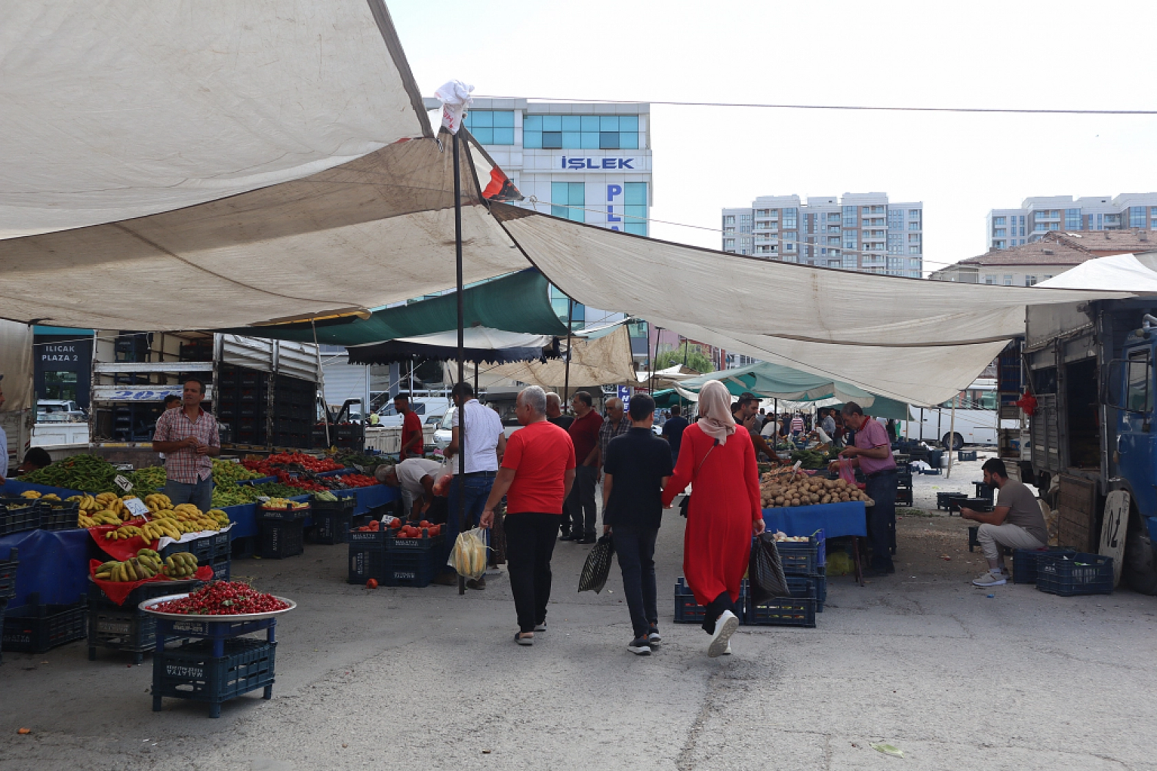 Yeşilyurt'ta Semt Pazarı Yer Değiştiriyor: Peki Yeni Yeri Nerede? İşte Yanıtı...