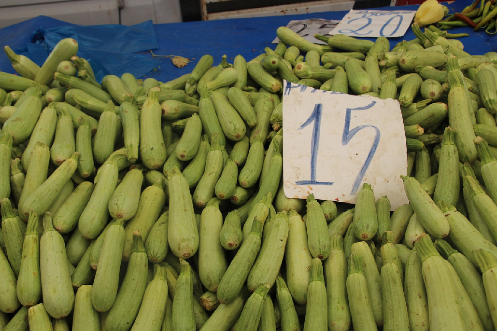 Malatya Pazarı Dolu: Sebze Fiyatları Düşerken Meyvede Vatandaşa Soğuk Duş