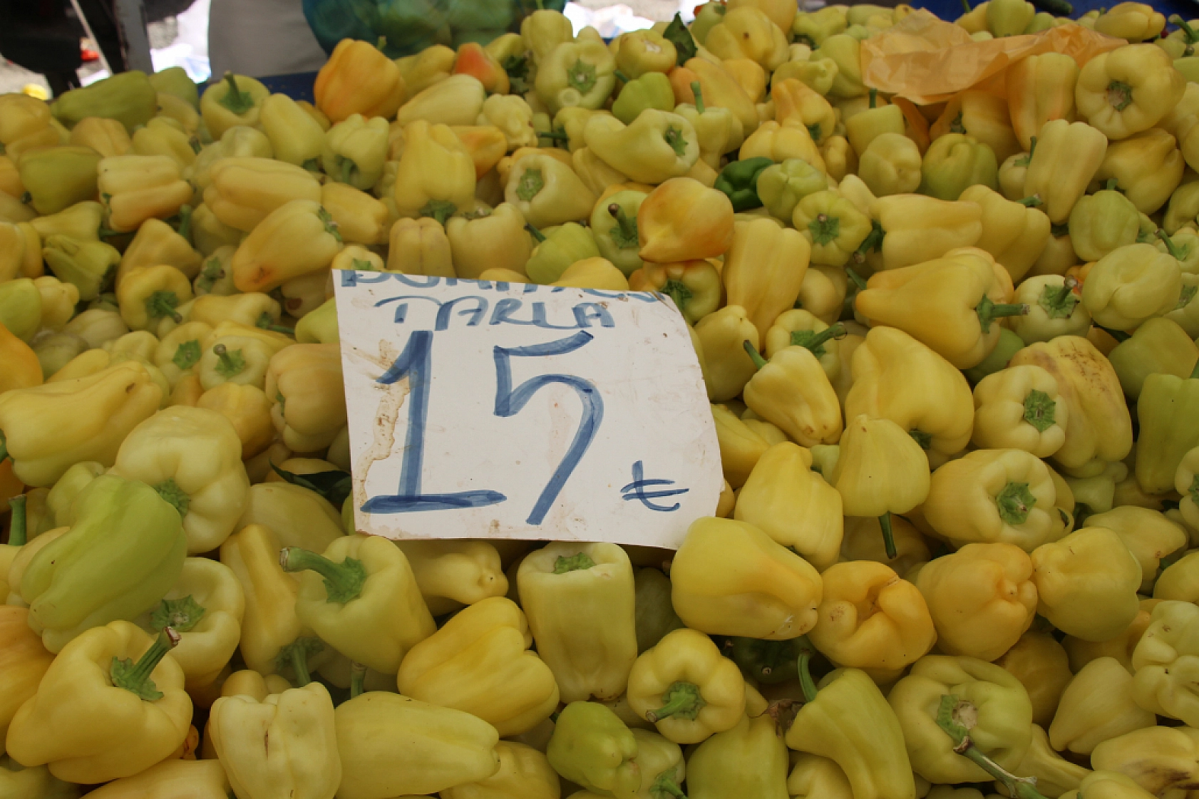 Malatya Pazarı Dolu: Sebze Fiyatları Düşerken Meyvede Vatandaşa Soğuk Duş