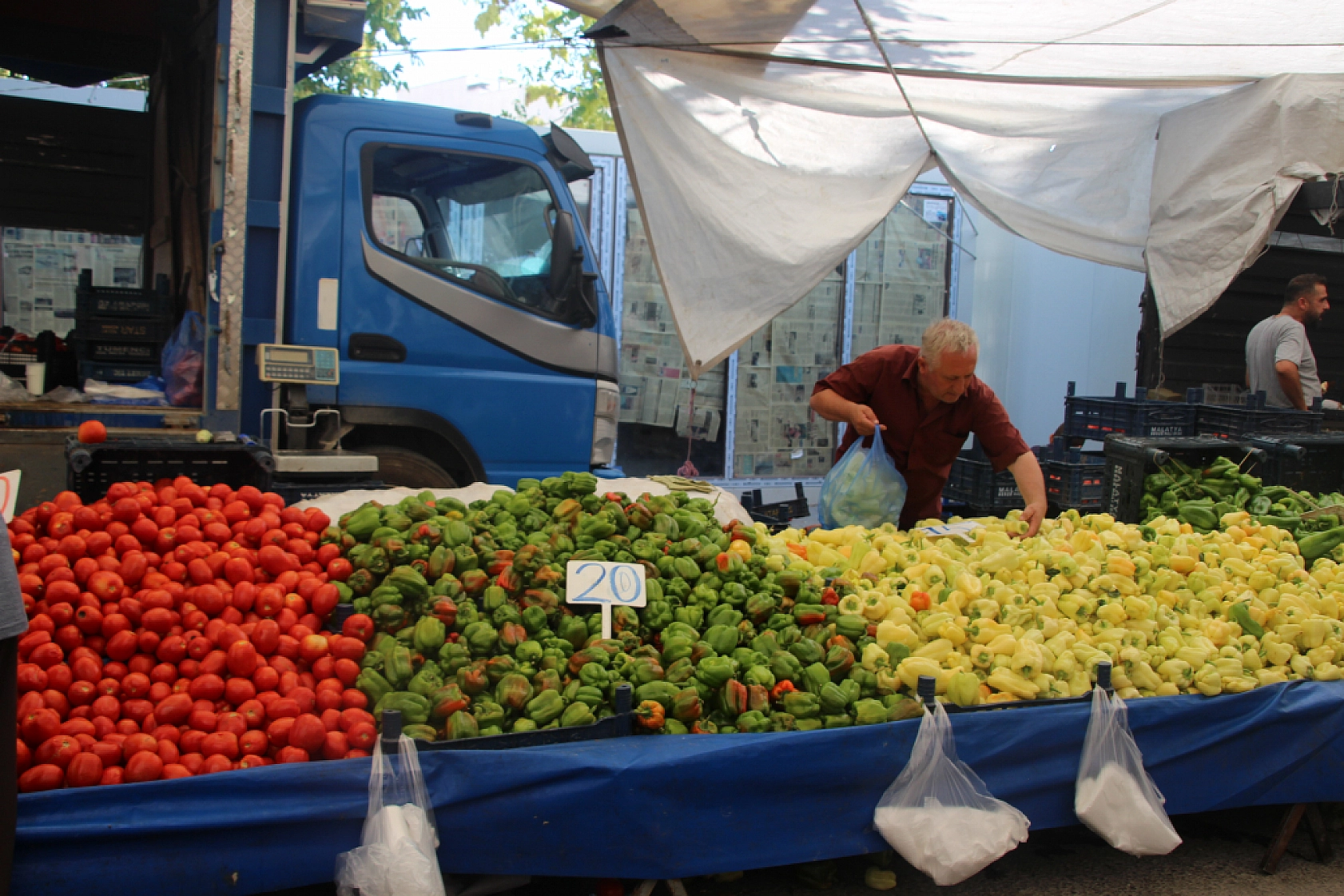 Malatya Pazarı Dolu: Sebze Fiyatları Düşerken Meyvede Vatandaşa Soğuk Duş