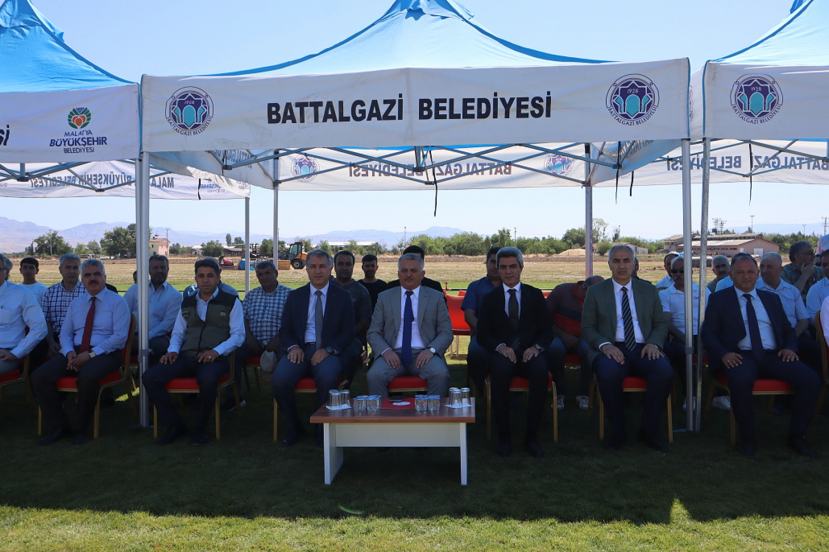 Öğrenciler ekti, tonlarca rekolte bekleniliyor!