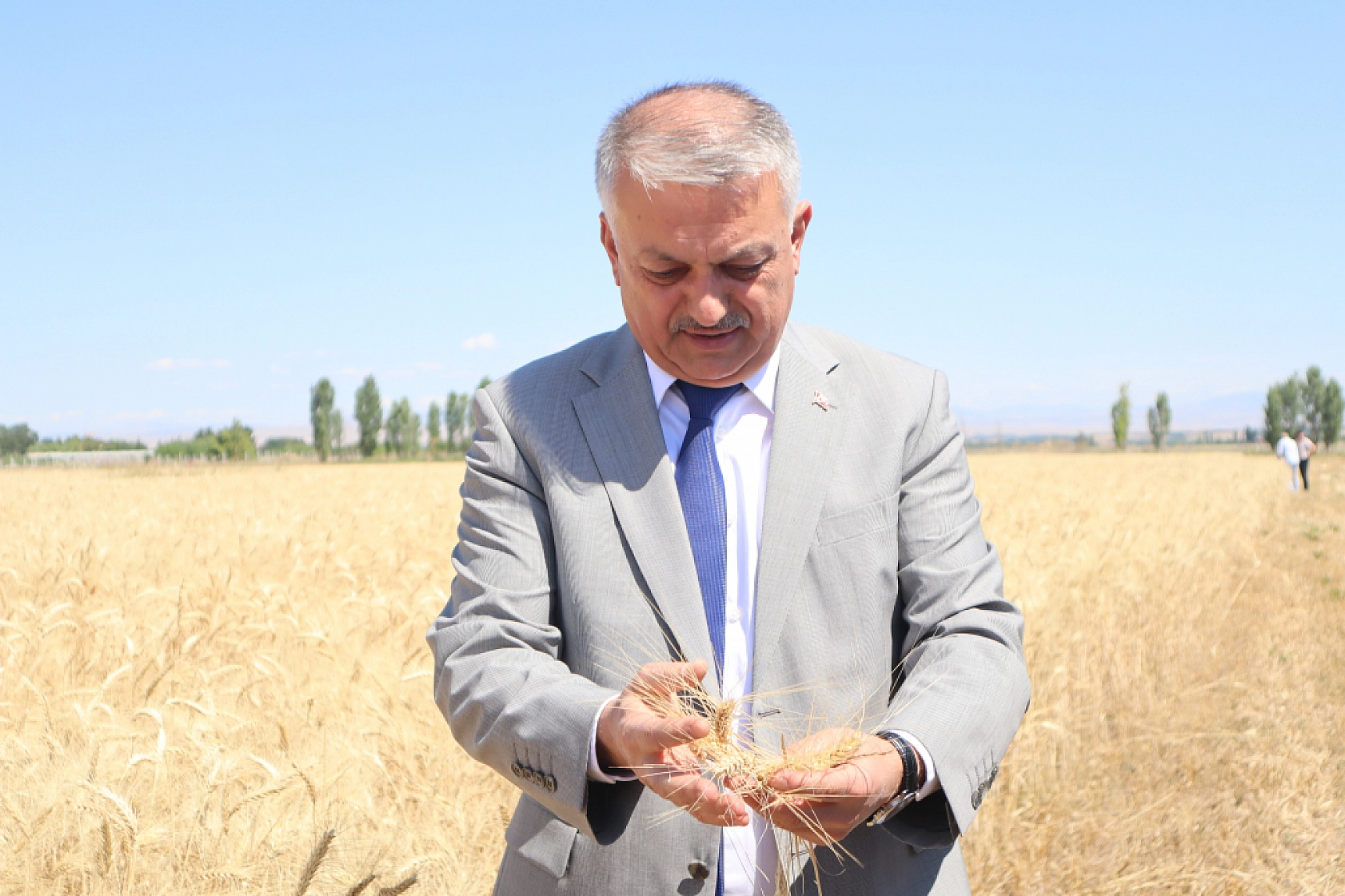 Öğrenciler ekti, tonlarca rekolte bekleniliyor!