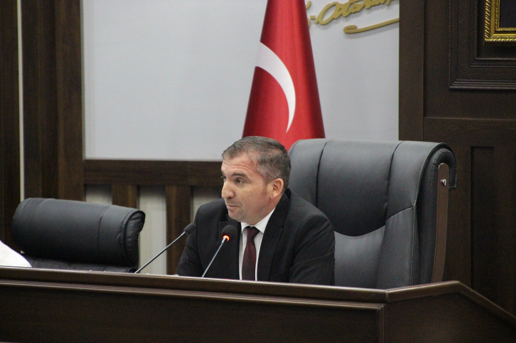 Büyükşehir Belediye Meclisi'nde Gergin Anlar! Adıyaman Örneği Kızdırdı!