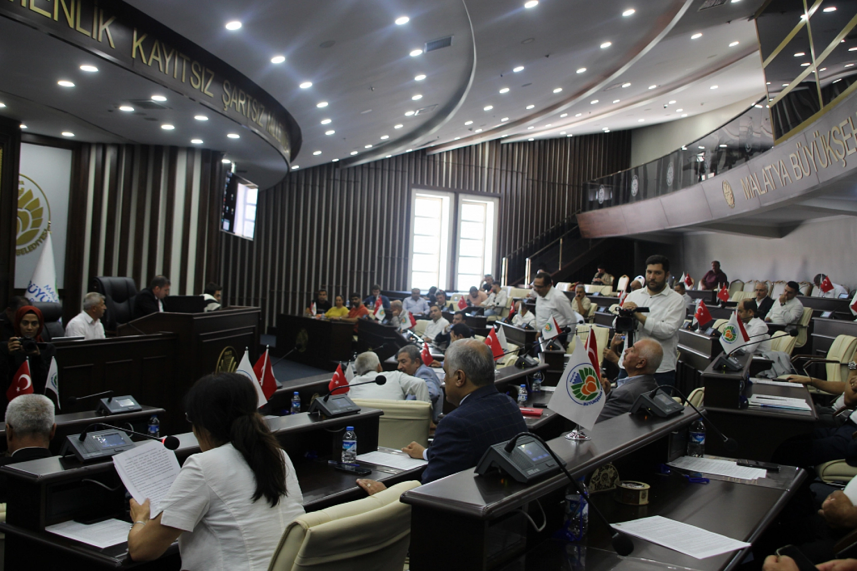 Büyükşehir Belediye Meclisi'nde Gergin Anlar! Adıyaman Örneği Kızdırdı!