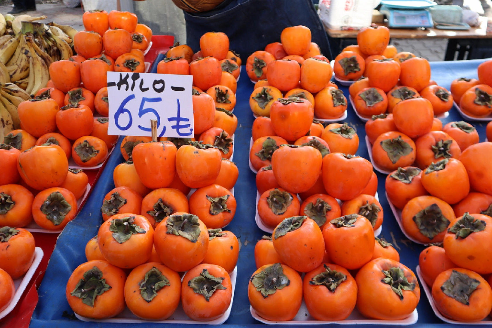 Cebini Düşünen Malatyalılar, Semt Pazarını Tercih Ediyor! İşte Güncel Perşembe Pazarı Fiyatları..