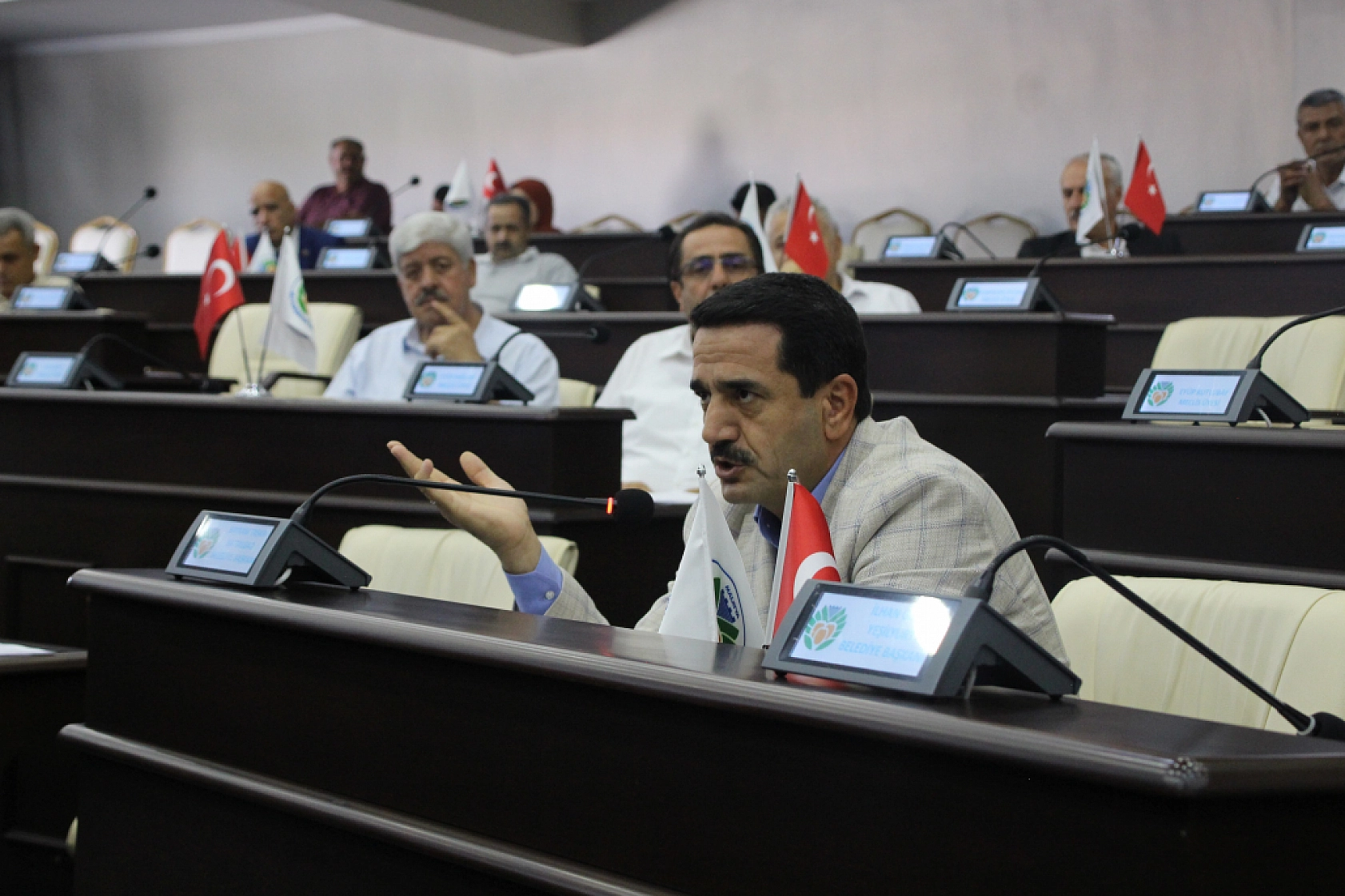 Büyükşehir Belediye Meclisi'nde Gergin Anlar! Adıyaman Örneği Kızdırdı!