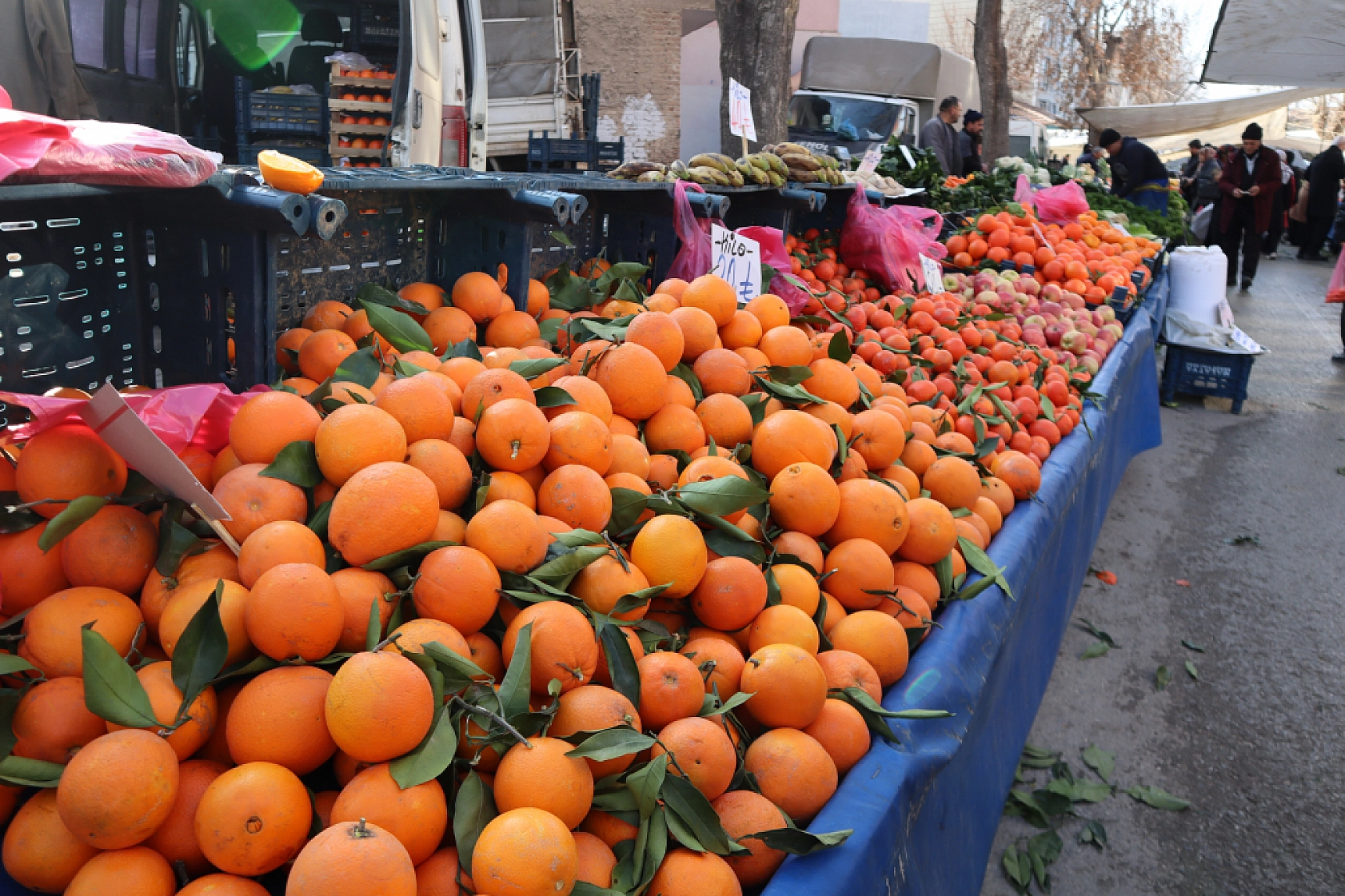 Cebini Düşünen Malatyalılar, Semt Pazarını Tercih Ediyor! İşte Güncel Perşembe Pazarı Fiyatları..