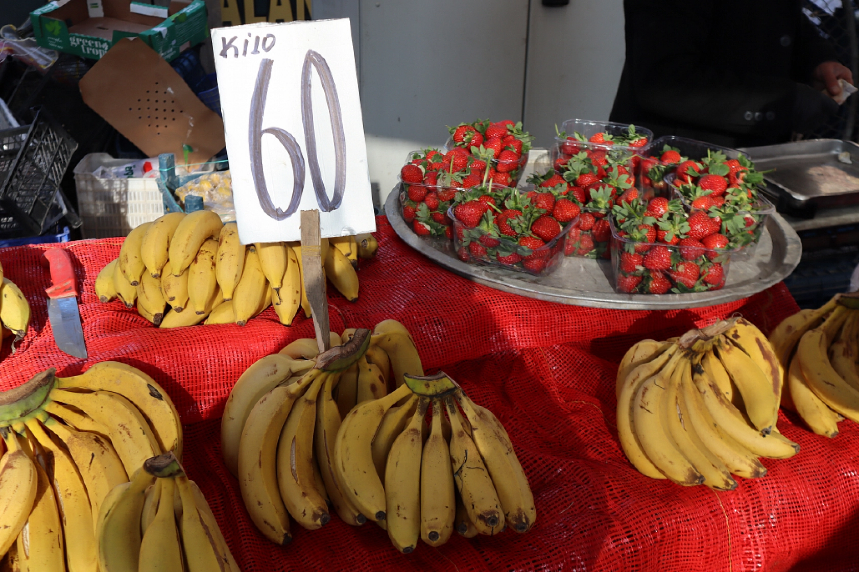 Cebini Düşünen Malatyalılar, Semt Pazarını Tercih Ediyor! İşte Güncel Perşembe Pazarı Fiyatları..