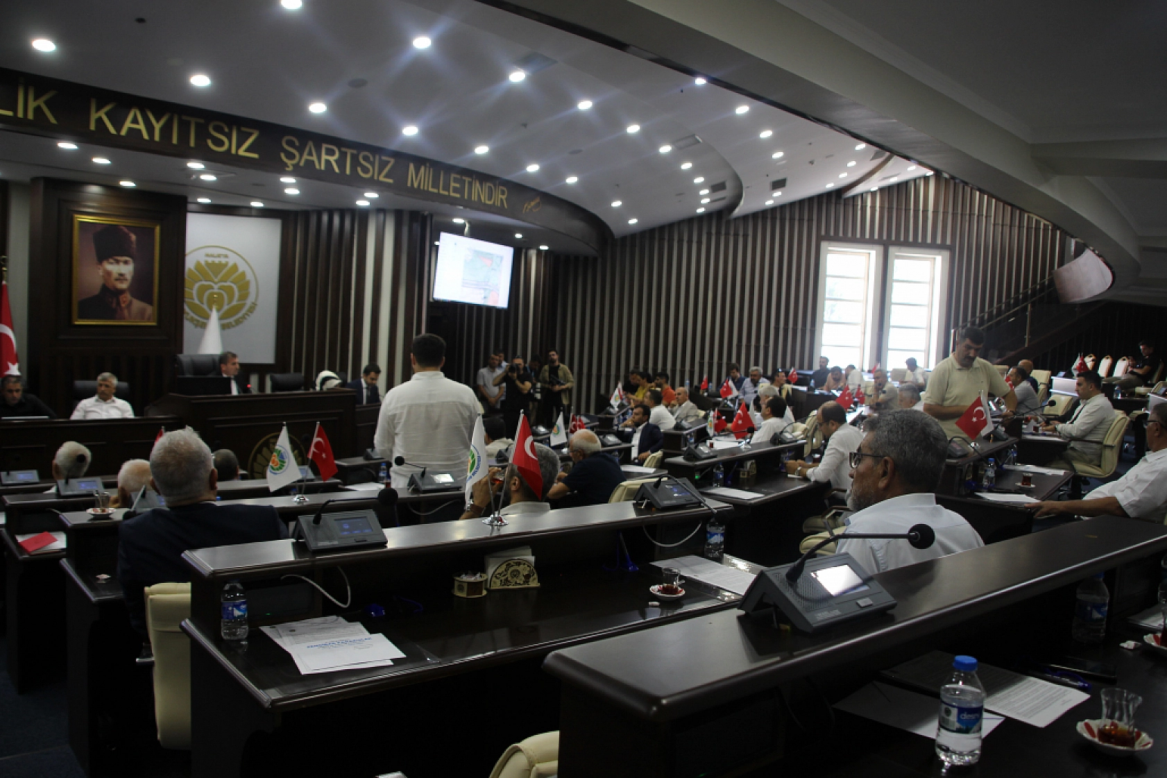 Büyükşehir Belediye Meclisi'nde Gergin Anlar! Adıyaman Örneği Kızdırdı!