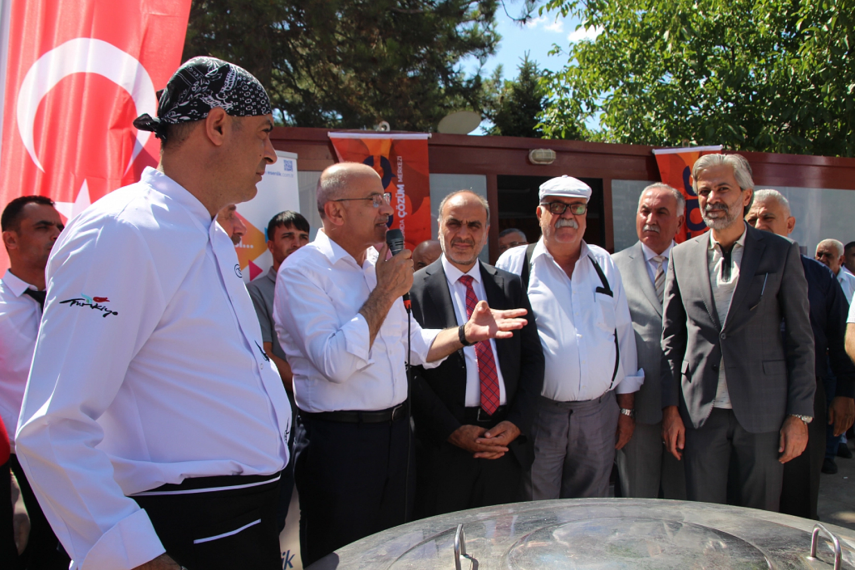 Malatya'da Geleneksel Aşure Dağıtım Programına Yoğun İlgi