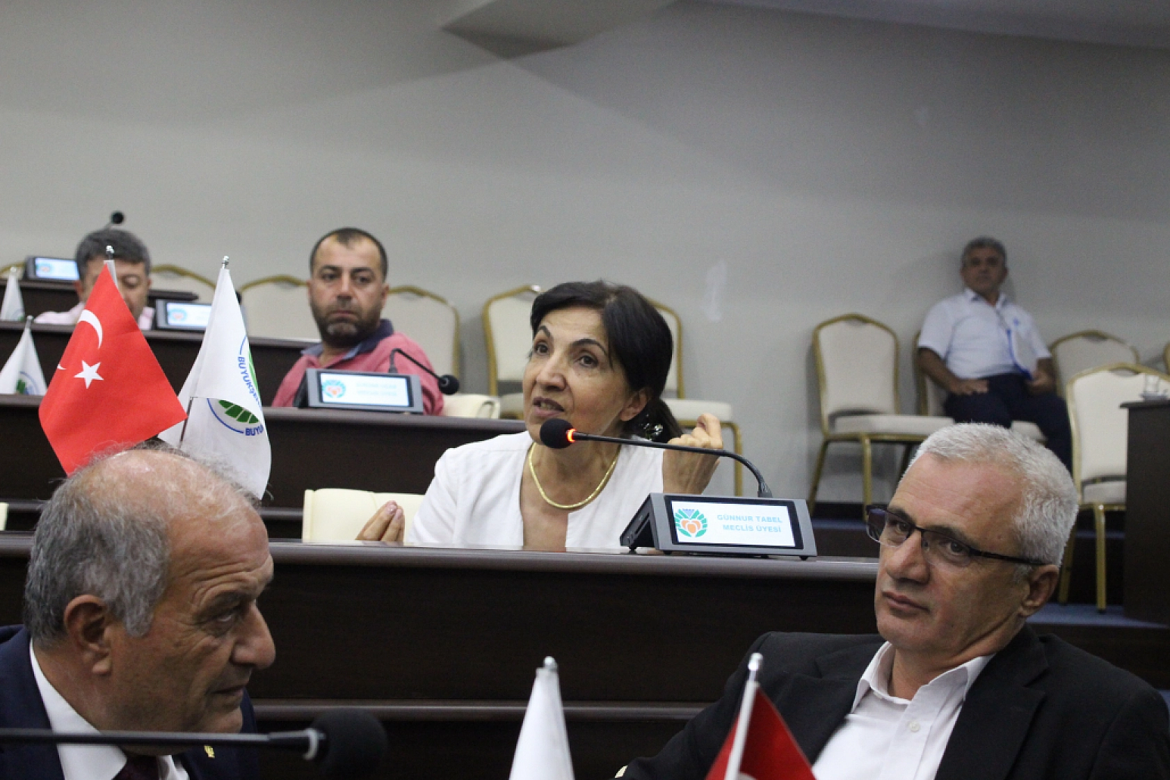 Büyükşehir Belediye Meclisi'nde Gergin Anlar! Adıyaman Örneği Kızdırdı!