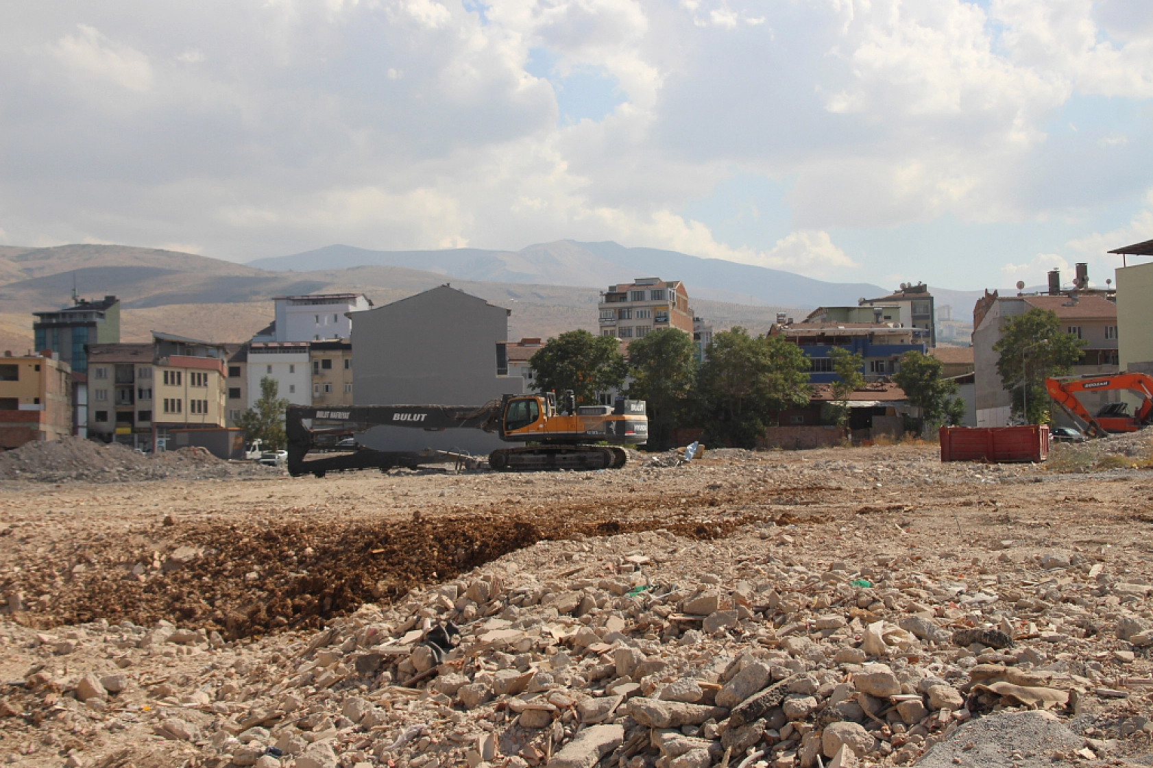 Kurumlardaki Duyarsızlığa Vali Yavuz'dan Ayar! 1 Hafta Süre Verdi..!