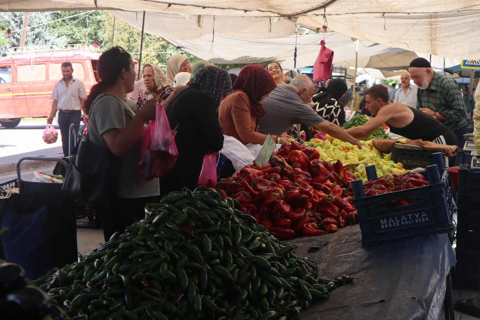 Malatya'da kurutmalık ve salçalık domates ile biber tezgahlarda yerini aldı! Peki fiyatları ne kadar?