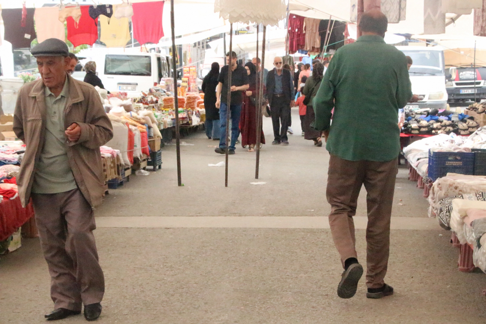 Marketlere Rağmen Malatyalılar Pazarı Tercih Ediyor! İşte Pazar Pazarın Güncel Fiyatları…