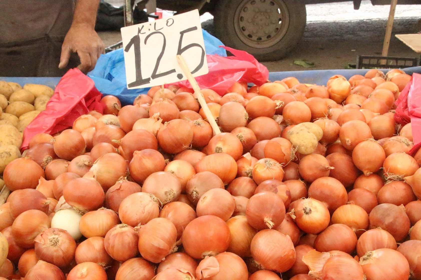 Marketlere Rağmen Malatyalılar Pazarı Tercih Ediyor! İşte Pazar Pazarın Güncel Fiyatları…