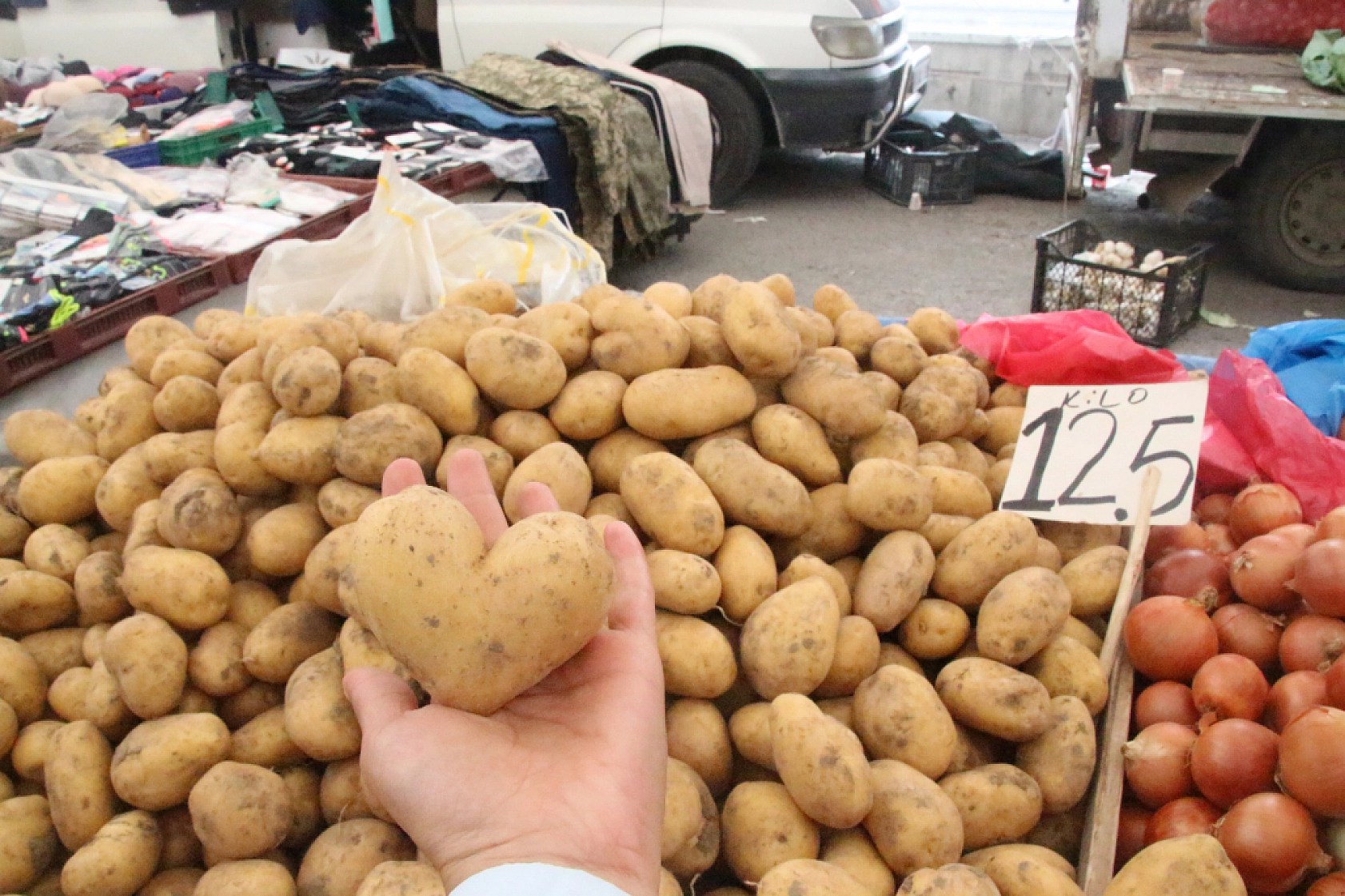 Marketlere Rağmen Malatyalılar Pazarı Tercih Ediyor! İşte Pazar Pazarın Güncel Fiyatları…