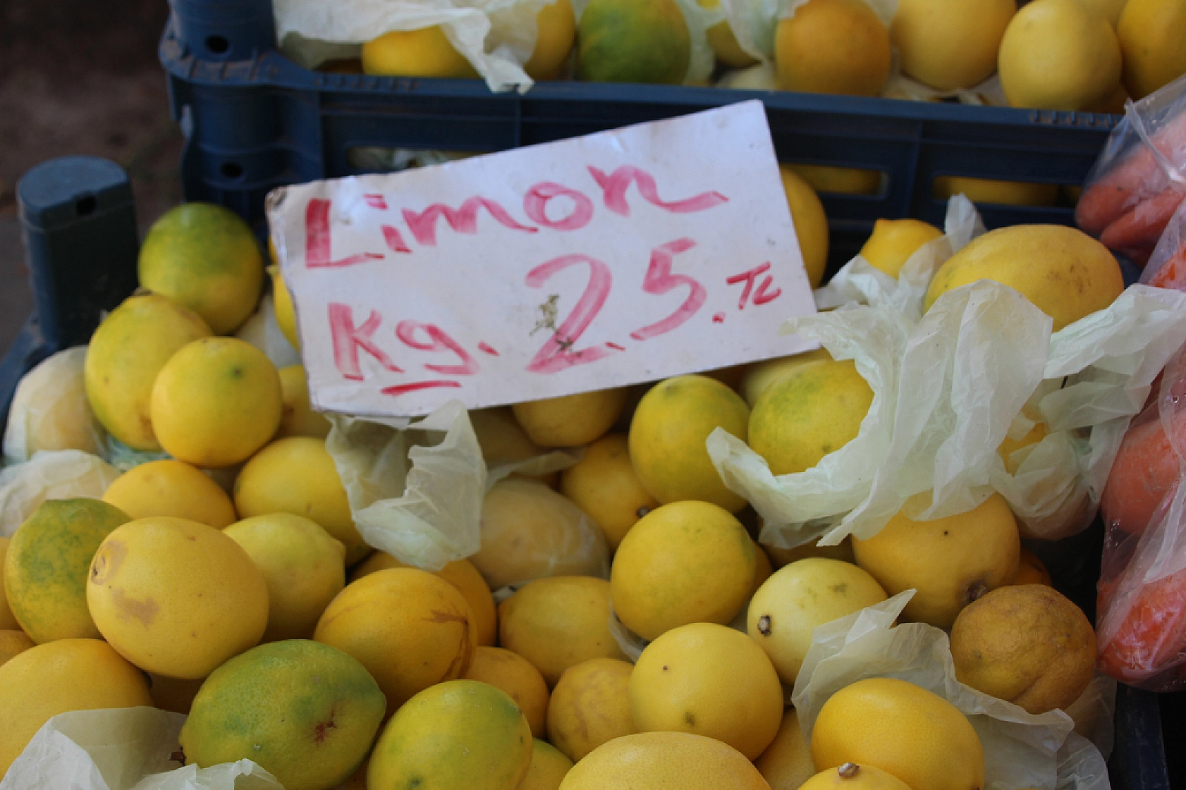 Malatyalılar Marketi Değil Semt Pazarını Seçti! İşte Perşembe Pazarın Güncel Fiyatları…