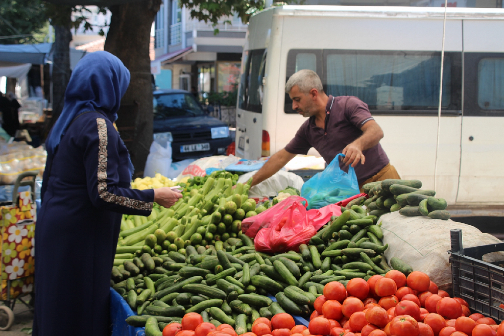 Malatyalılar Marketi Değil Semt Pazarını Seçti! İşte Perşembe Pazarın Güncel Fiyatları…