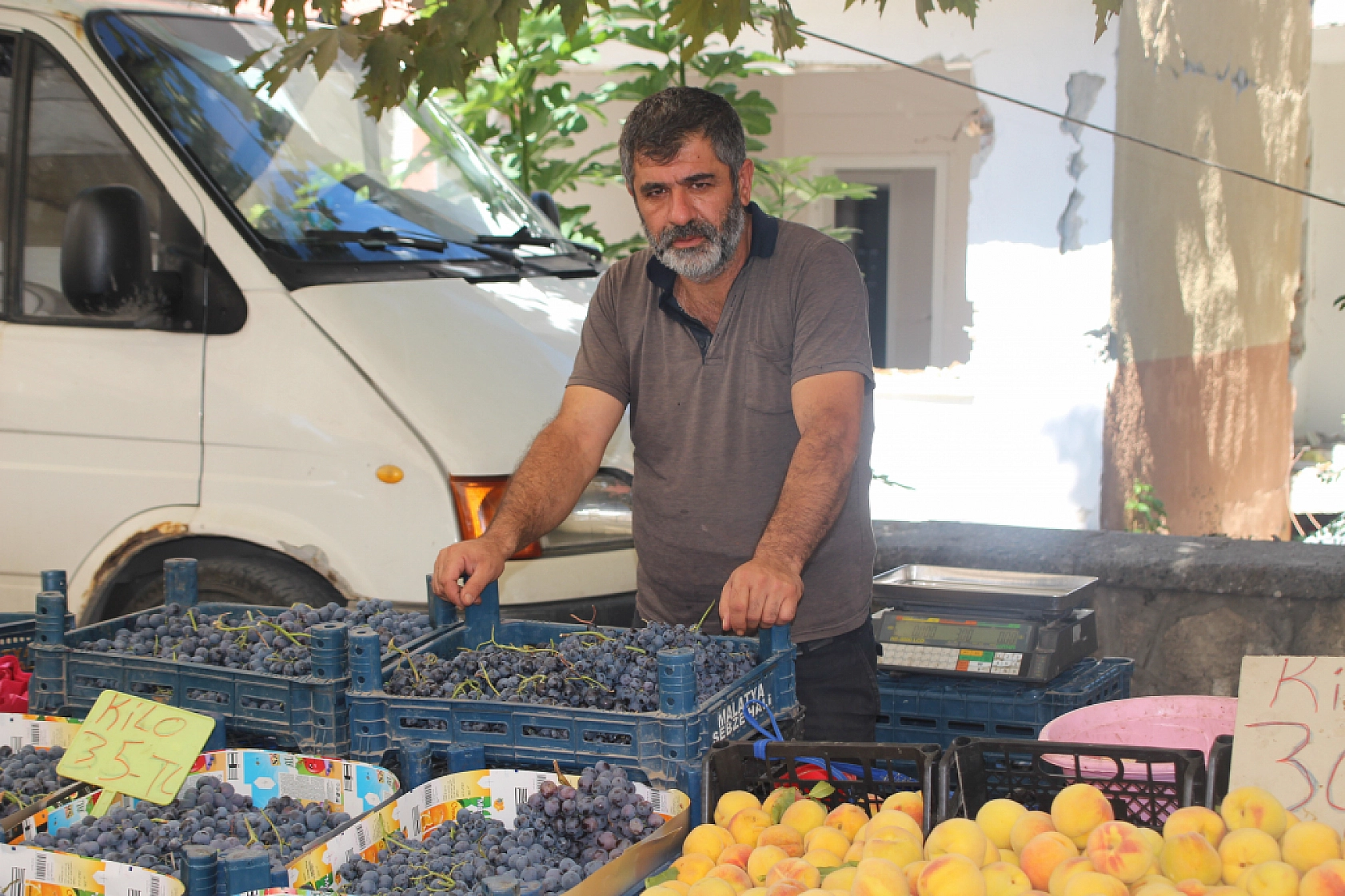 Malatyalılar Marketi Değil Semt Pazarını Seçti! İşte Perşembe Pazarın Güncel Fiyatları…