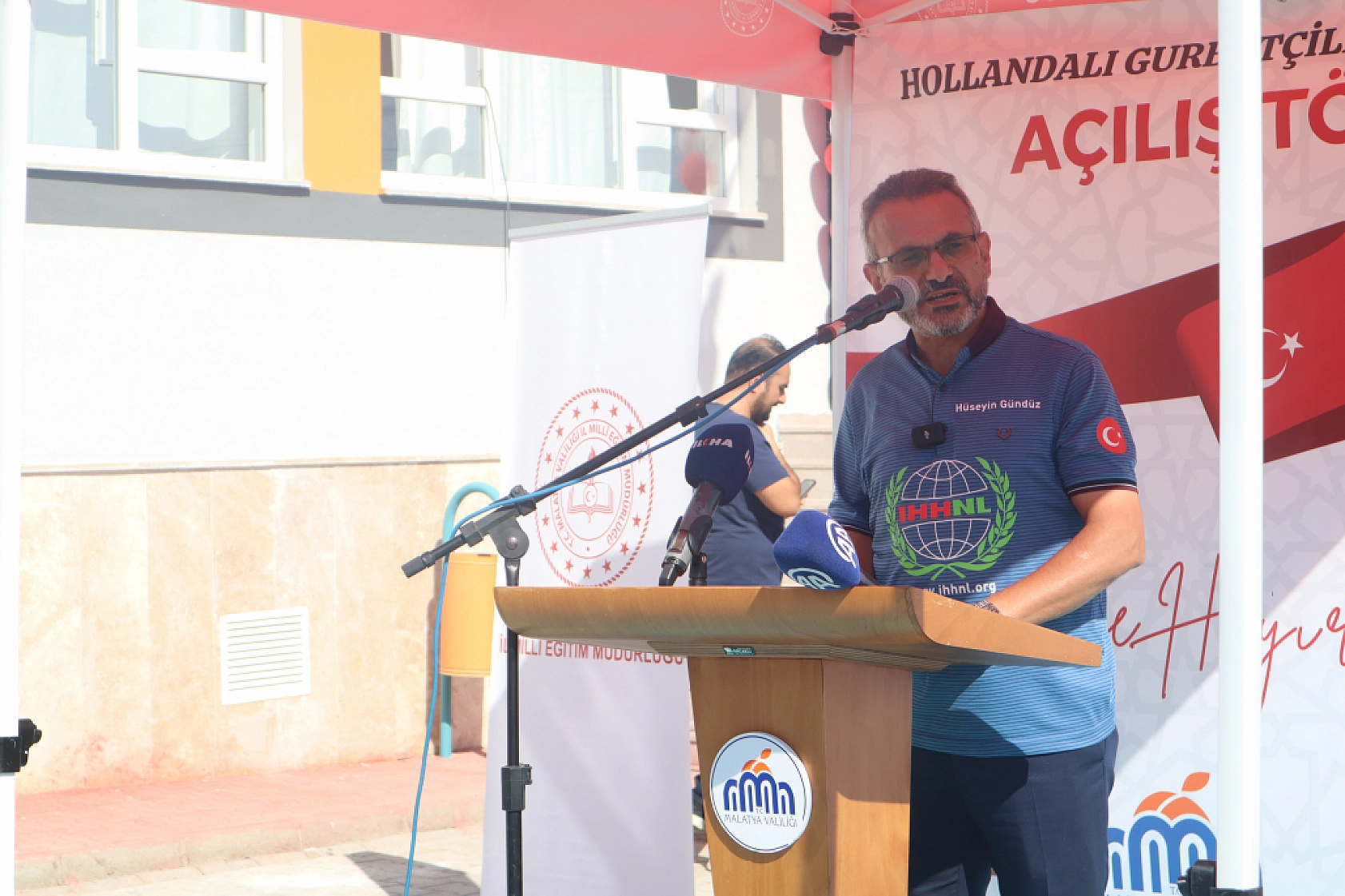 Malatya'da Çifte Mutluluk Yaşandı: Hollandalı Gurbetçilerden Yeni Bir Okul ve Akülü Araçlar!