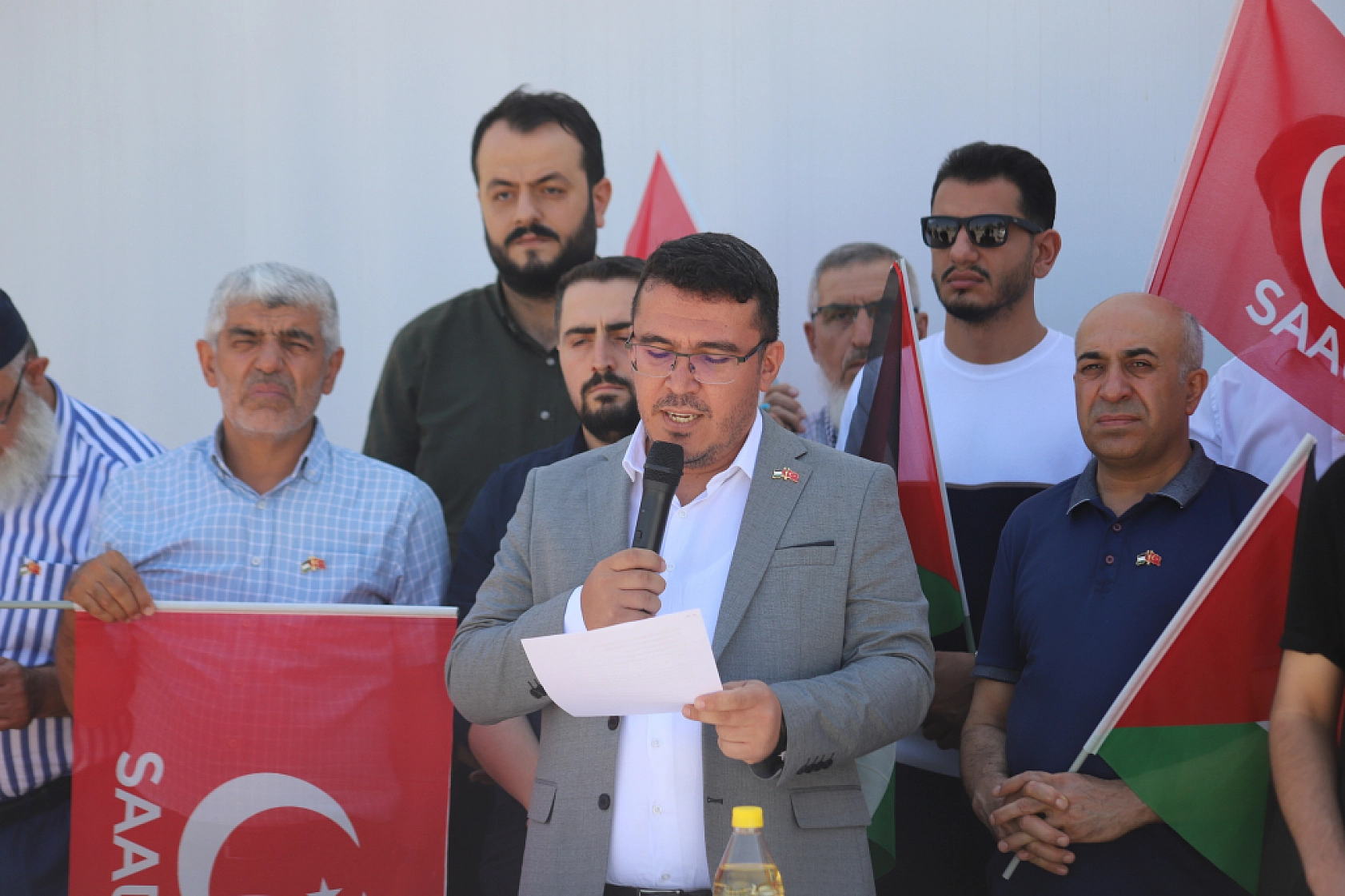 Malatya'da AK Parti'ye Gazze Tepkisi: Belgesel yetmez, somut adım atın!