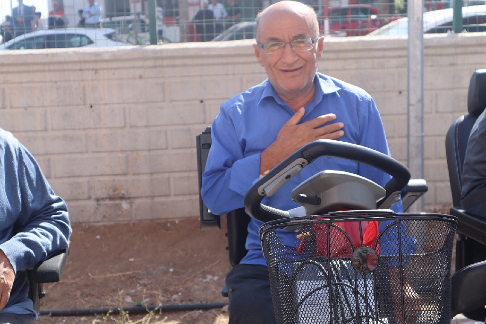 Malatya'da Çifte Mutluluk Yaşandı: Hollandalı Gurbetçilerden Yeni Bir Okul ve Akülü Araçlar!
