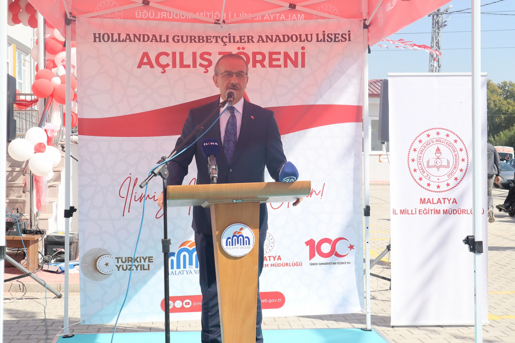 Malatya'da Çifte Mutluluk Yaşandı: Hollandalı Gurbetçilerden Yeni Bir Okul ve Akülü Araçlar!