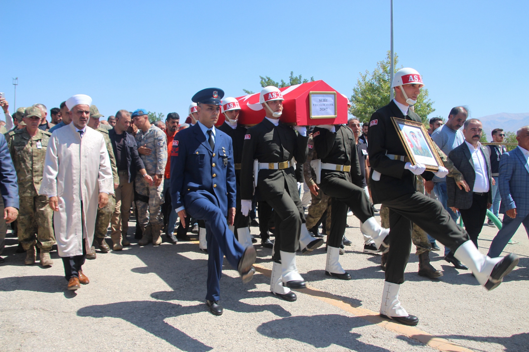 Kahraman Vatan Evladı Malatya'da Son Yolculuğuna Uğurlandı