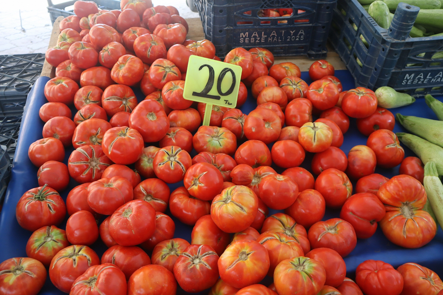Malatya'da kurutmalık ve salçalık domates ile biber tezgahlarda! Peki fiyatları ne kadar?