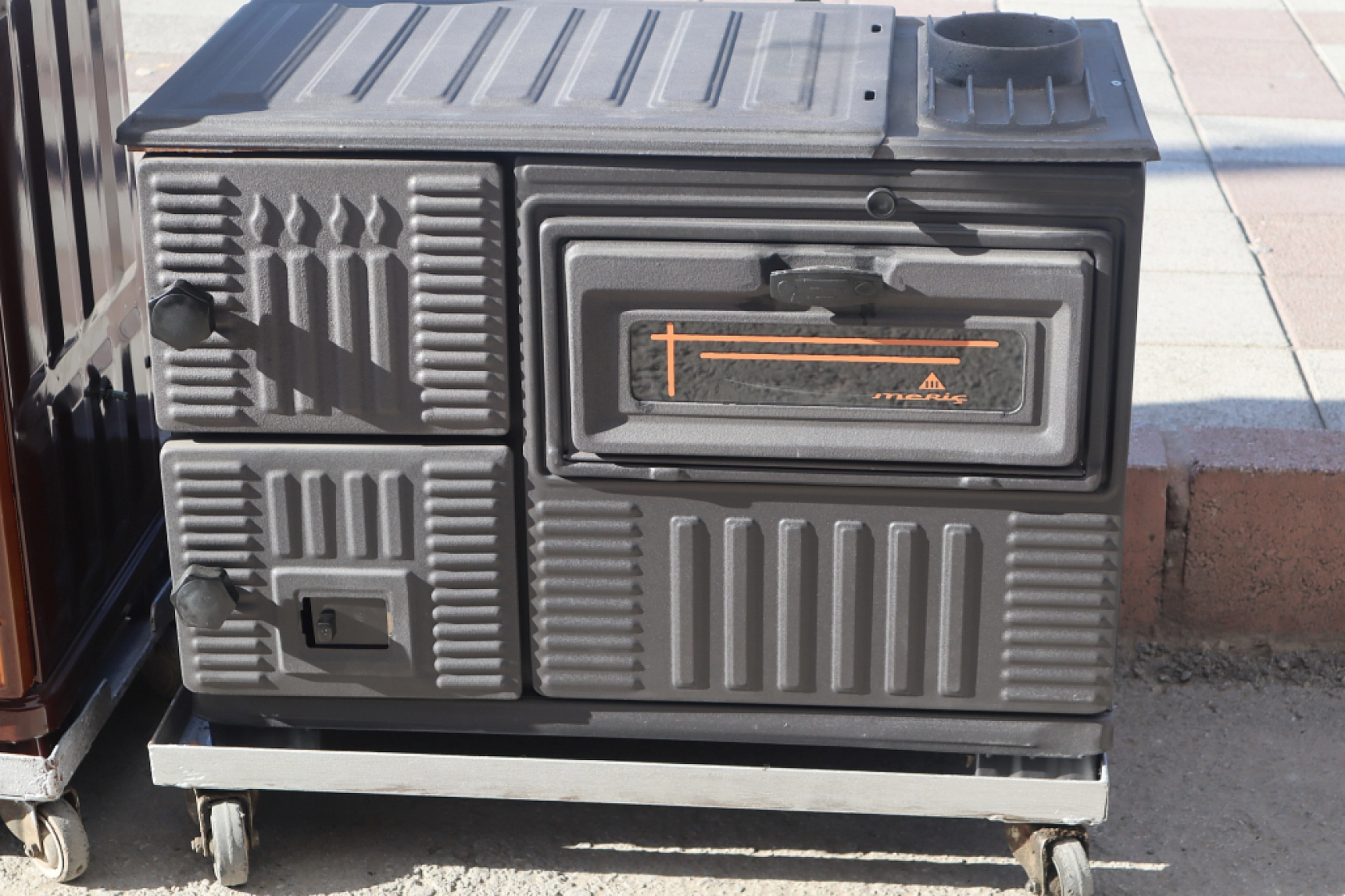 Doğalgaz Fiyatları Cebinizi Yakarken, Sobaya İlgi Artıyor...