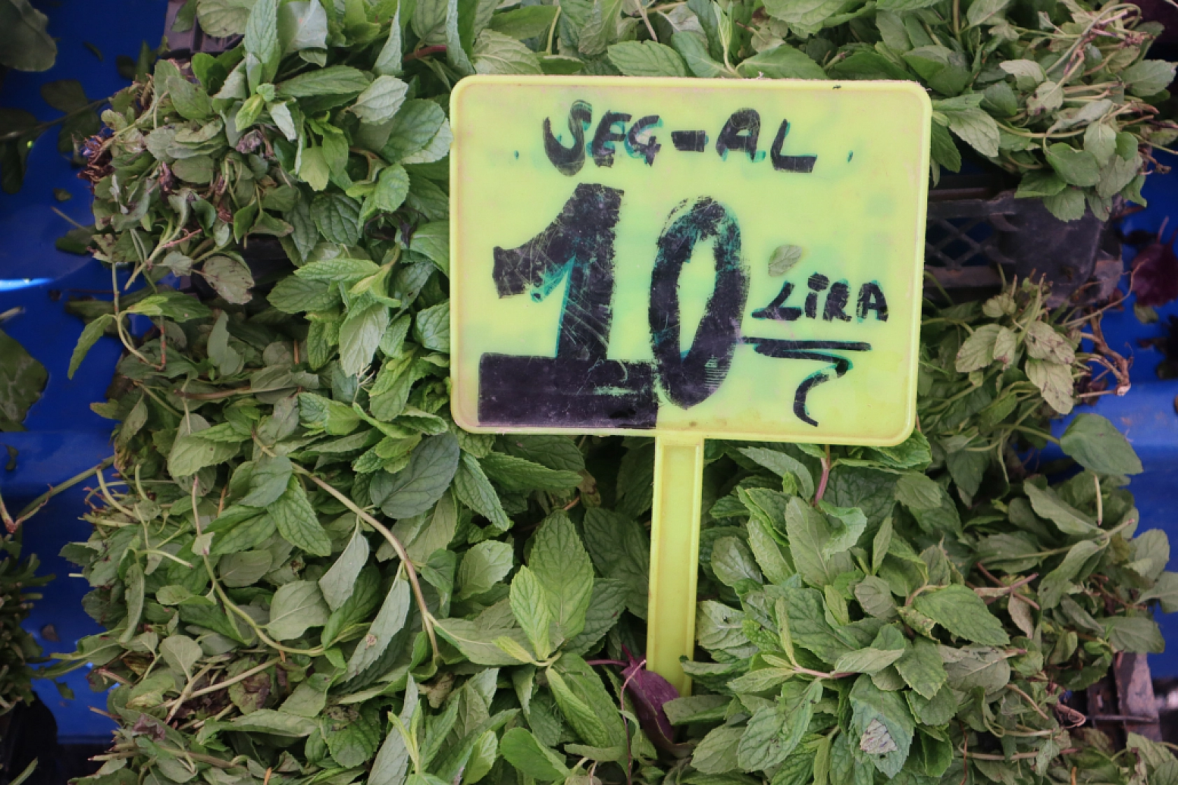 Malatyalılar Alışveriş Tercihlerini Değiştirdi! Marketlere Değil Semt Pazarlarına Akın Ettiler..