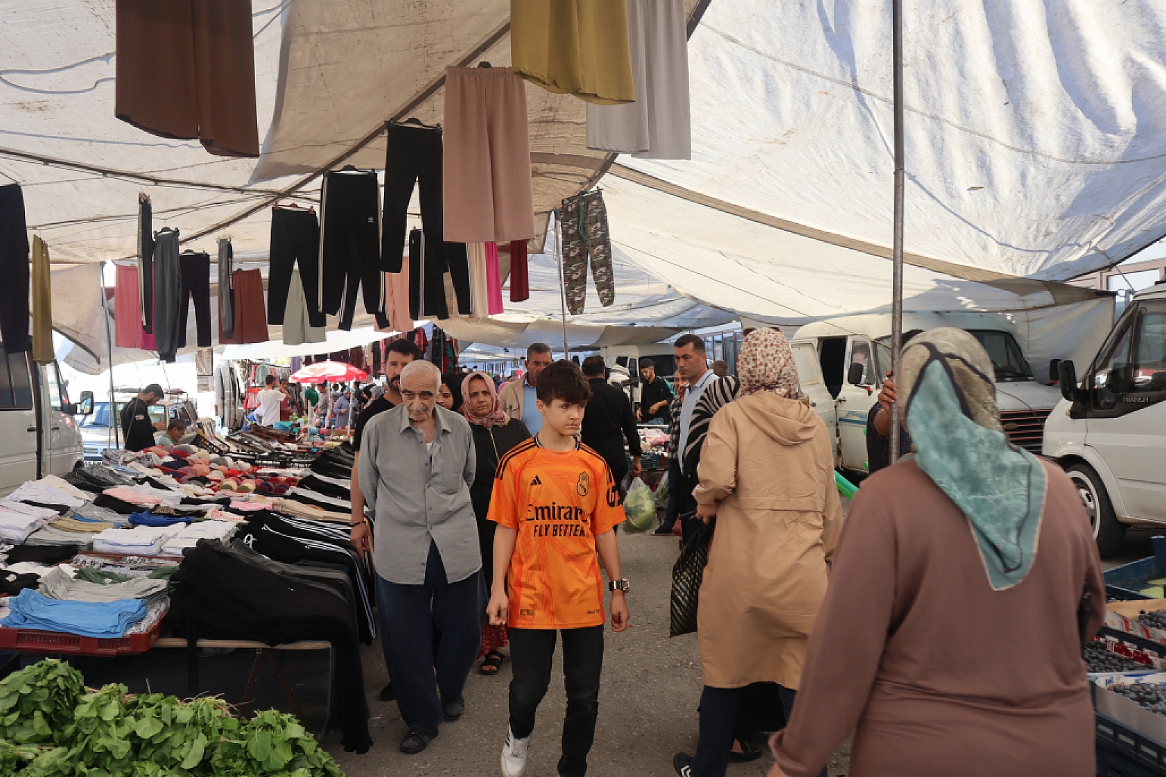 Malatyalılar Alışveriş Tercihlerini Değiştirdi! Marketlere Değil Semt Pazarlarına Akın Ettiler..