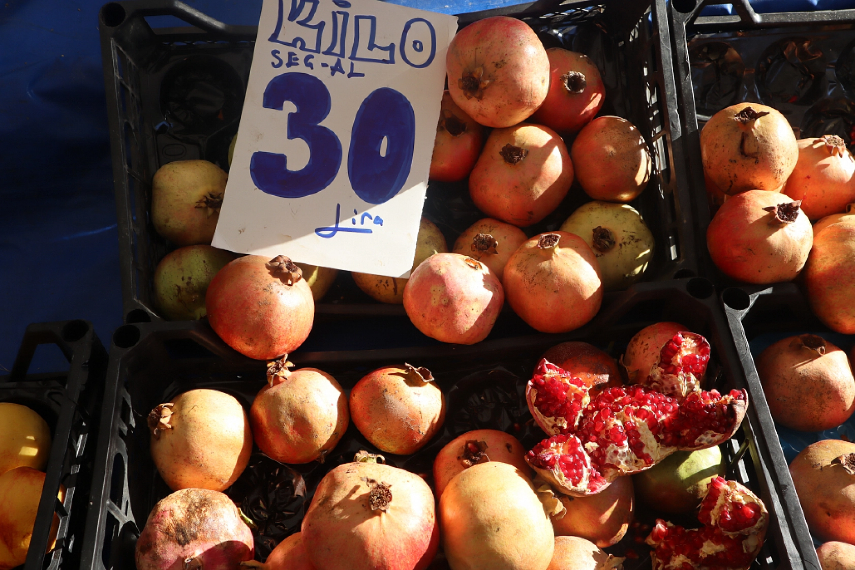 Malatyalılar Alışveriş Tercihlerini Değiştirdi! Marketlere Değil Semt Pazarlarına Akın Ettiler..
