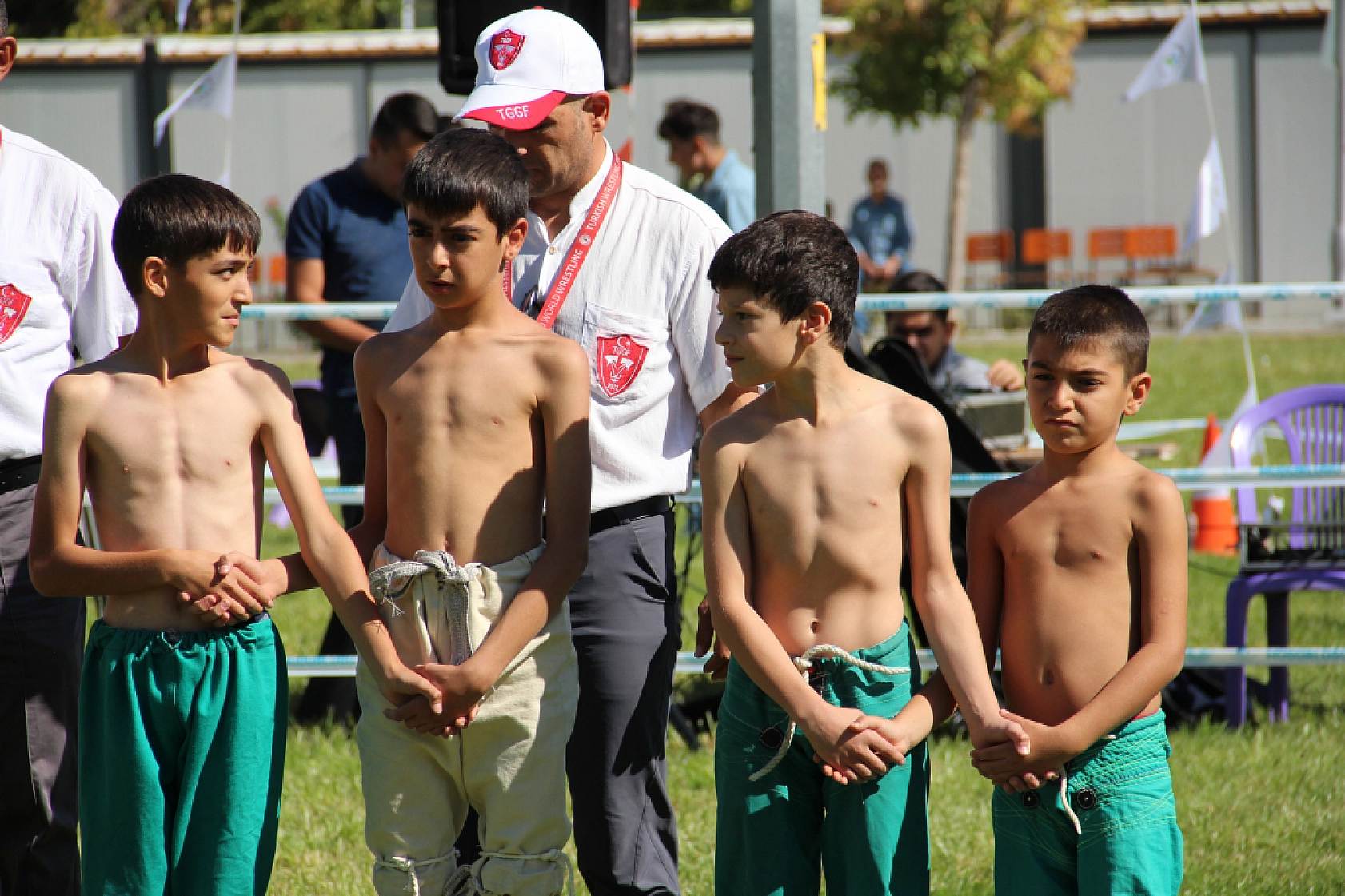 Malatya'da Gelenek Canlandı: Turgut Özal Karakucak Güreşleri Başladı!