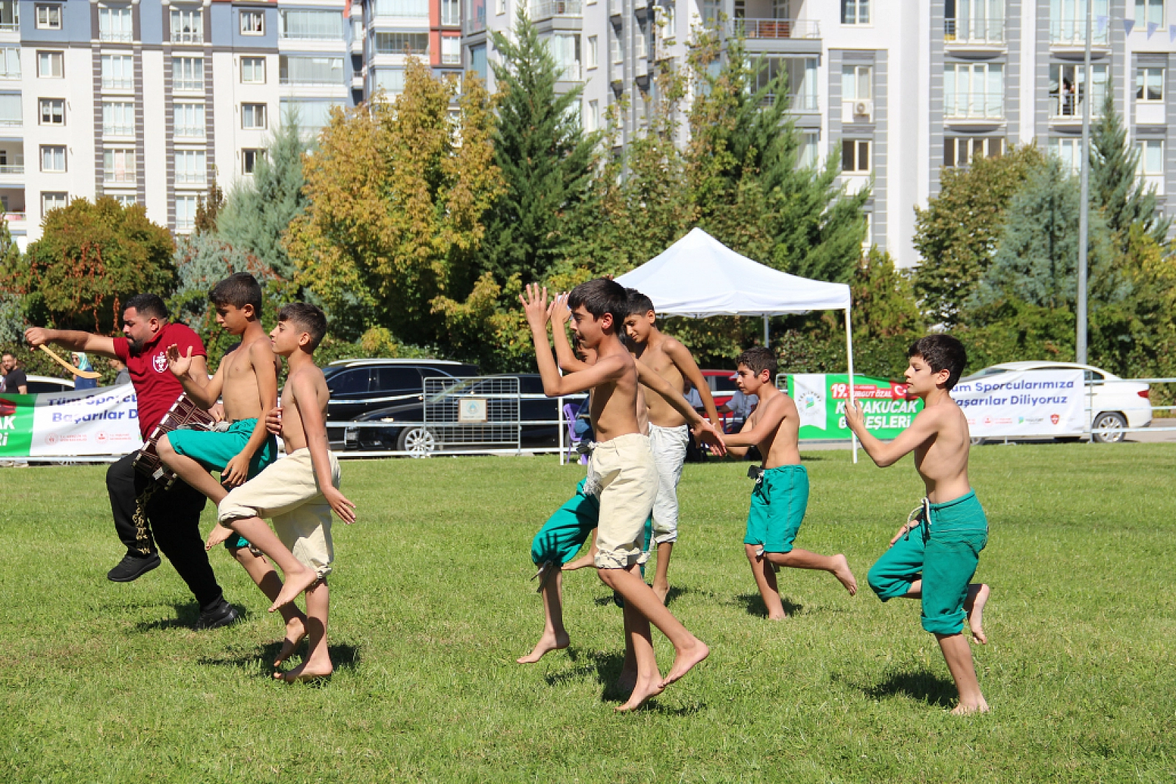 Malatya'da Gelenek Canlandı: Turgut Özal Karakucak Güreşleri Başladı!