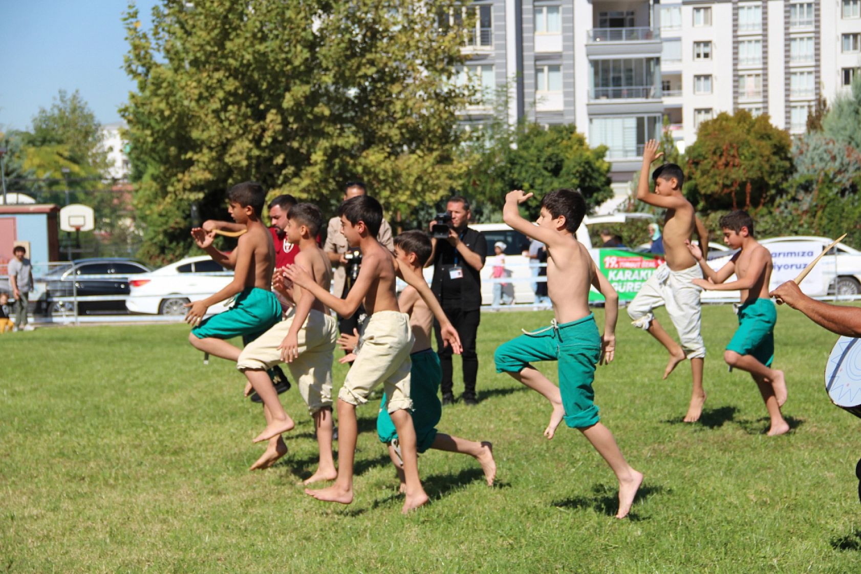 Malatya'da Gelenek Canlandı: Turgut Özal Karakucak Güreşleri Başladı!