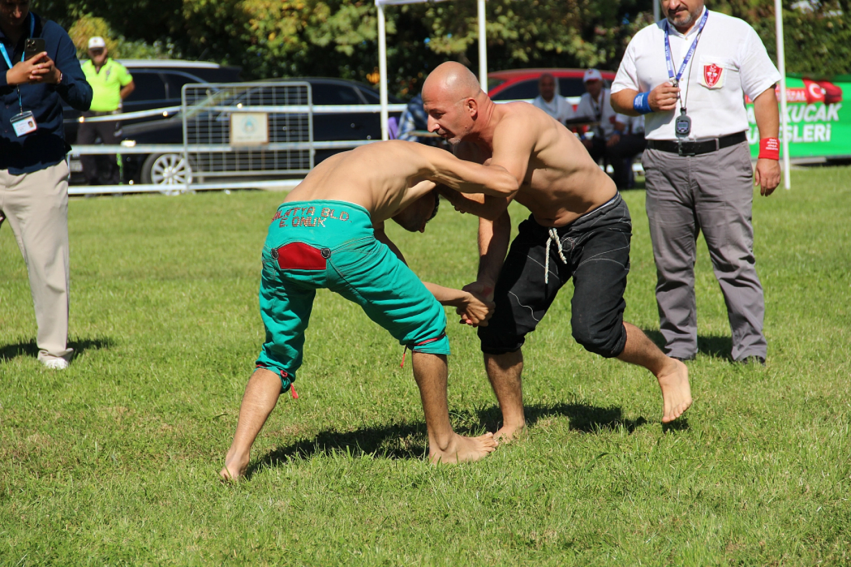 Malatya'da Gelenek Canlandı: Turgut Özal Karakucak Güreşleri Başladı!