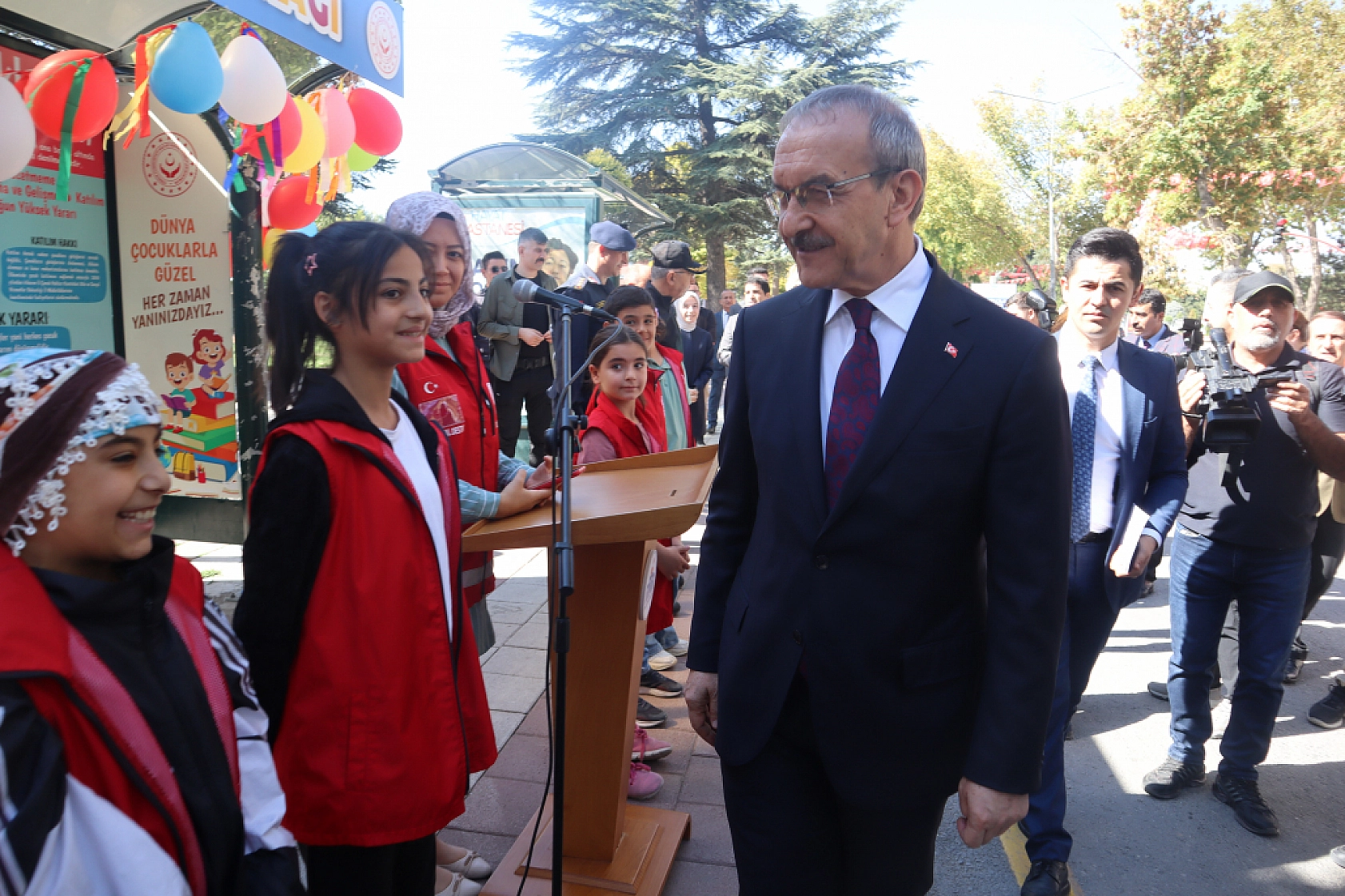 Vali, Ailelere Çağrıda Bulundu: 'Dijital zorbalık gibi konularda daha hassas ve duyarlı olalım'