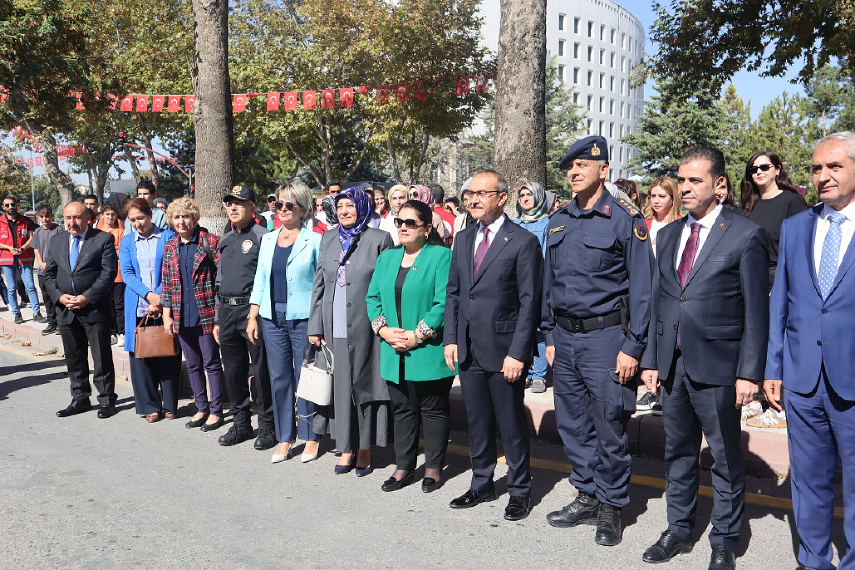 Vali, Ailelere Çağrıda Bulundu: 'Dijital zorbalık gibi konularda daha hassas ve duyarlı olalım'